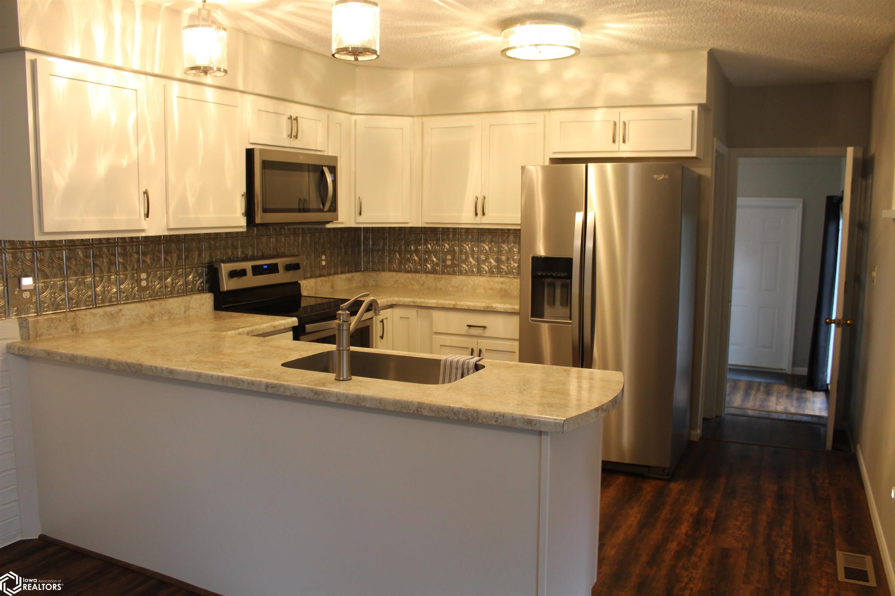219 Hillcrest Drive, Hamilton, Illinois image 4