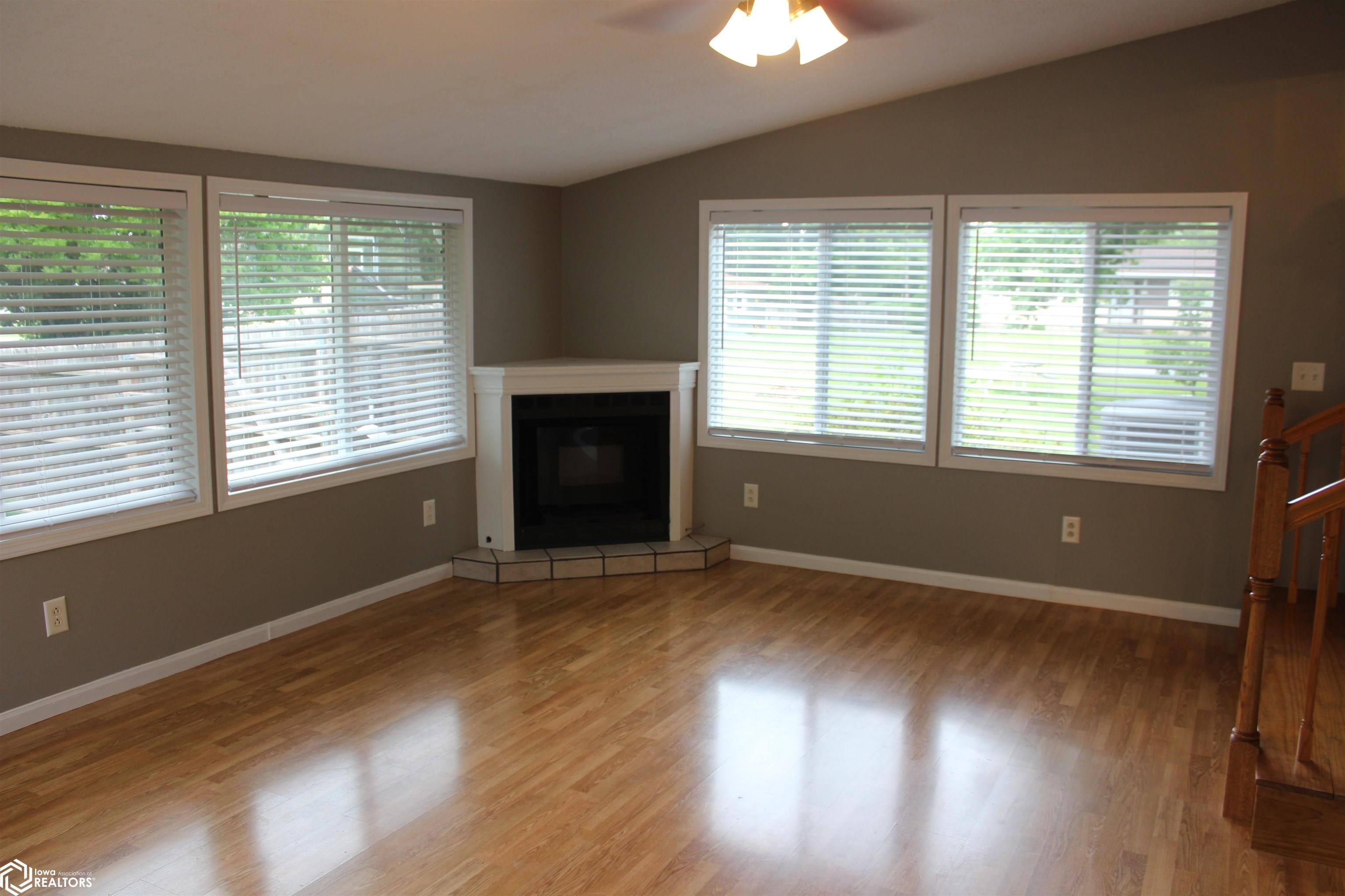 219 Hillcrest Drive, Hamilton, Illinois image 6