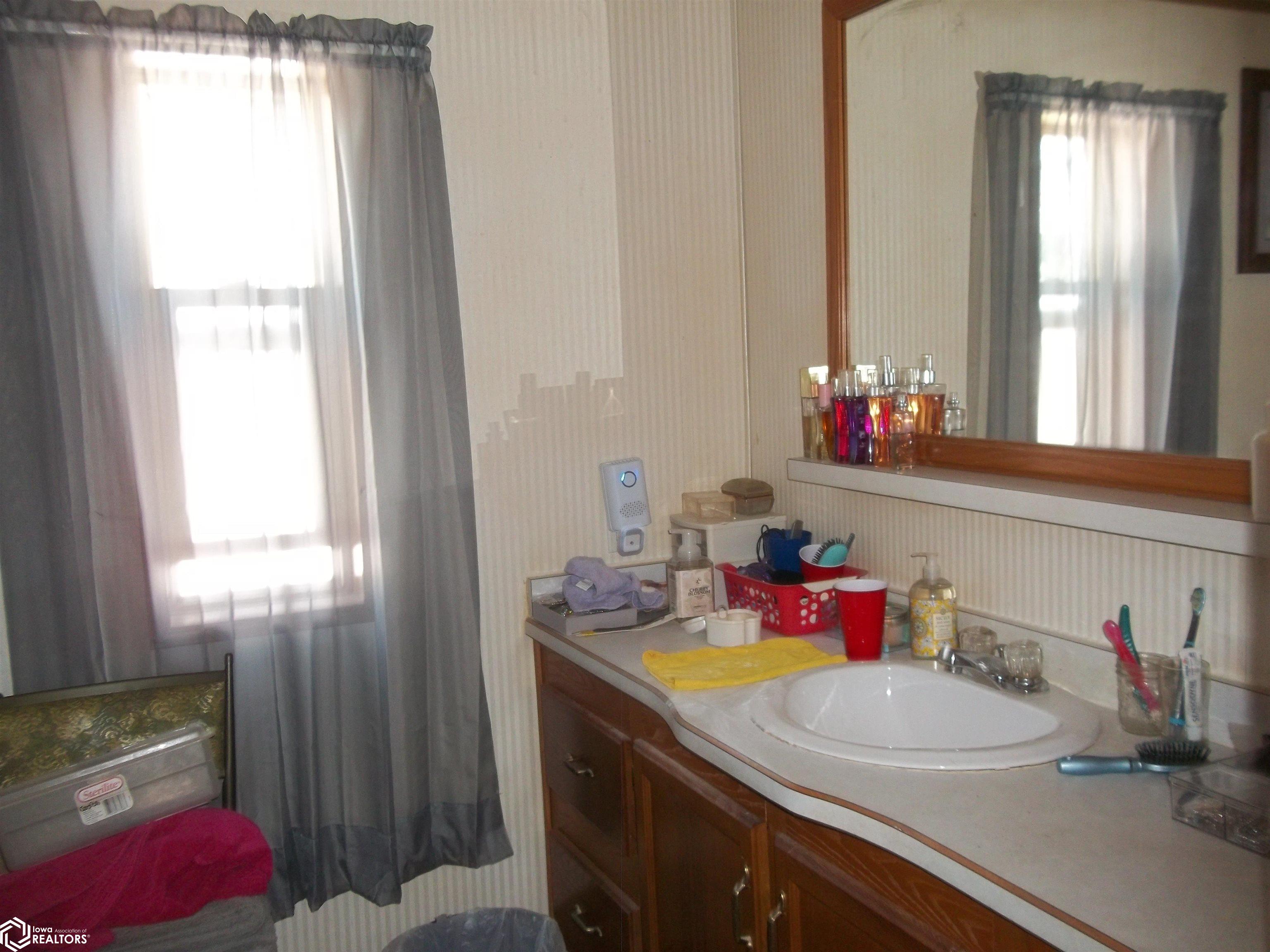 Large with big vanity