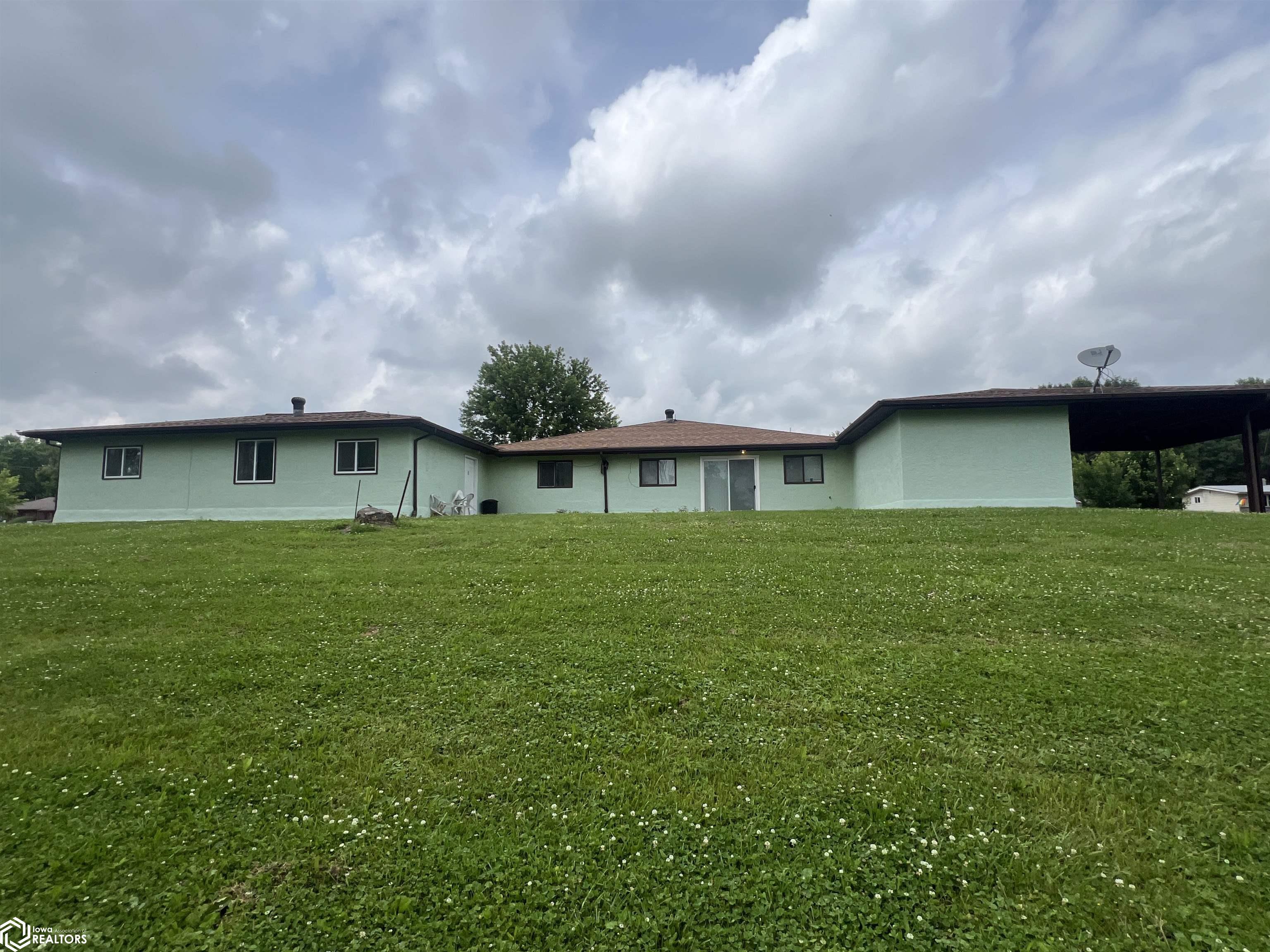 300 E Buchanan Avenue, Fairfield, Iowa image 2