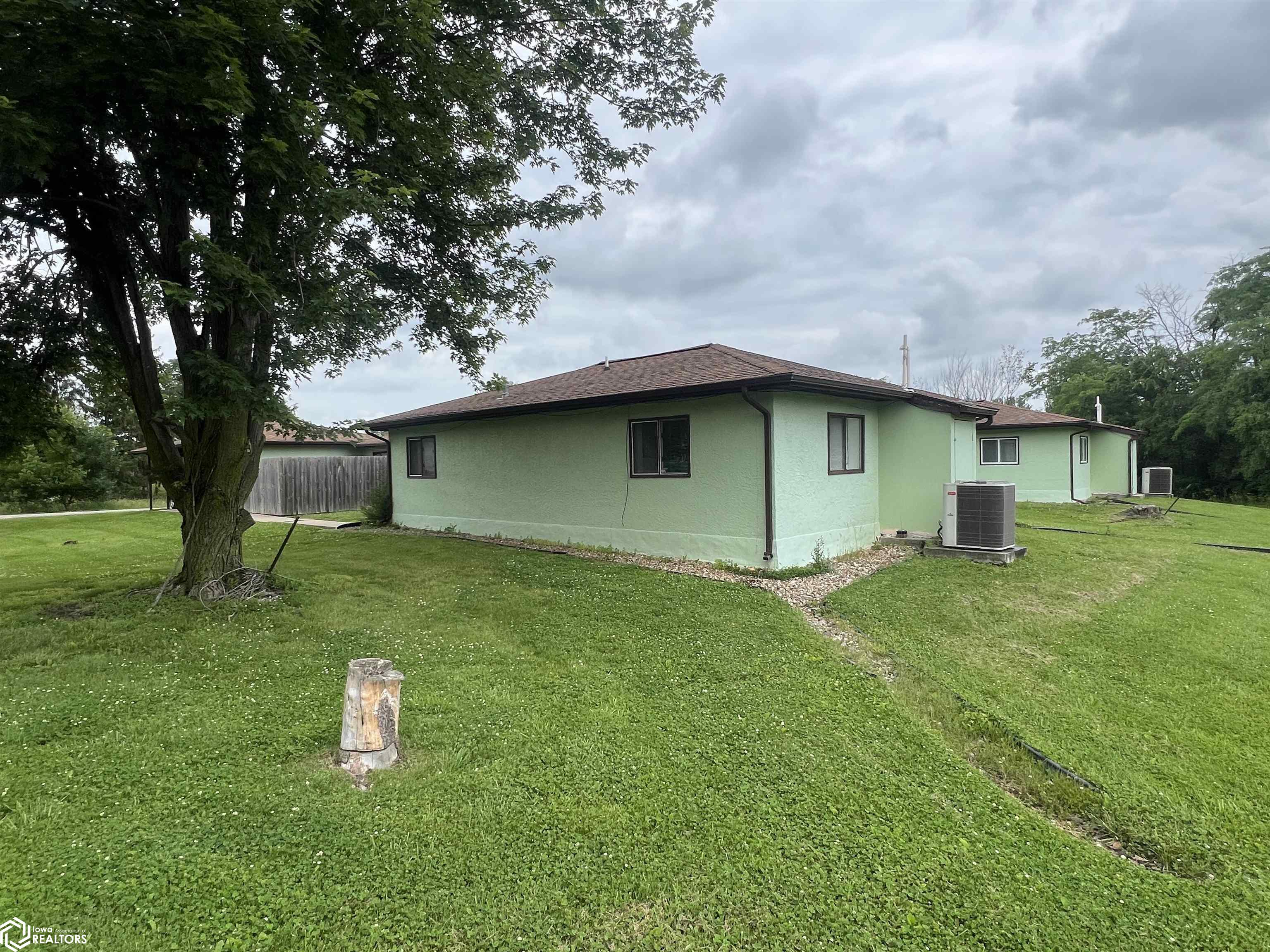 300 E Buchanan Avenue, Fairfield, Iowa image 3