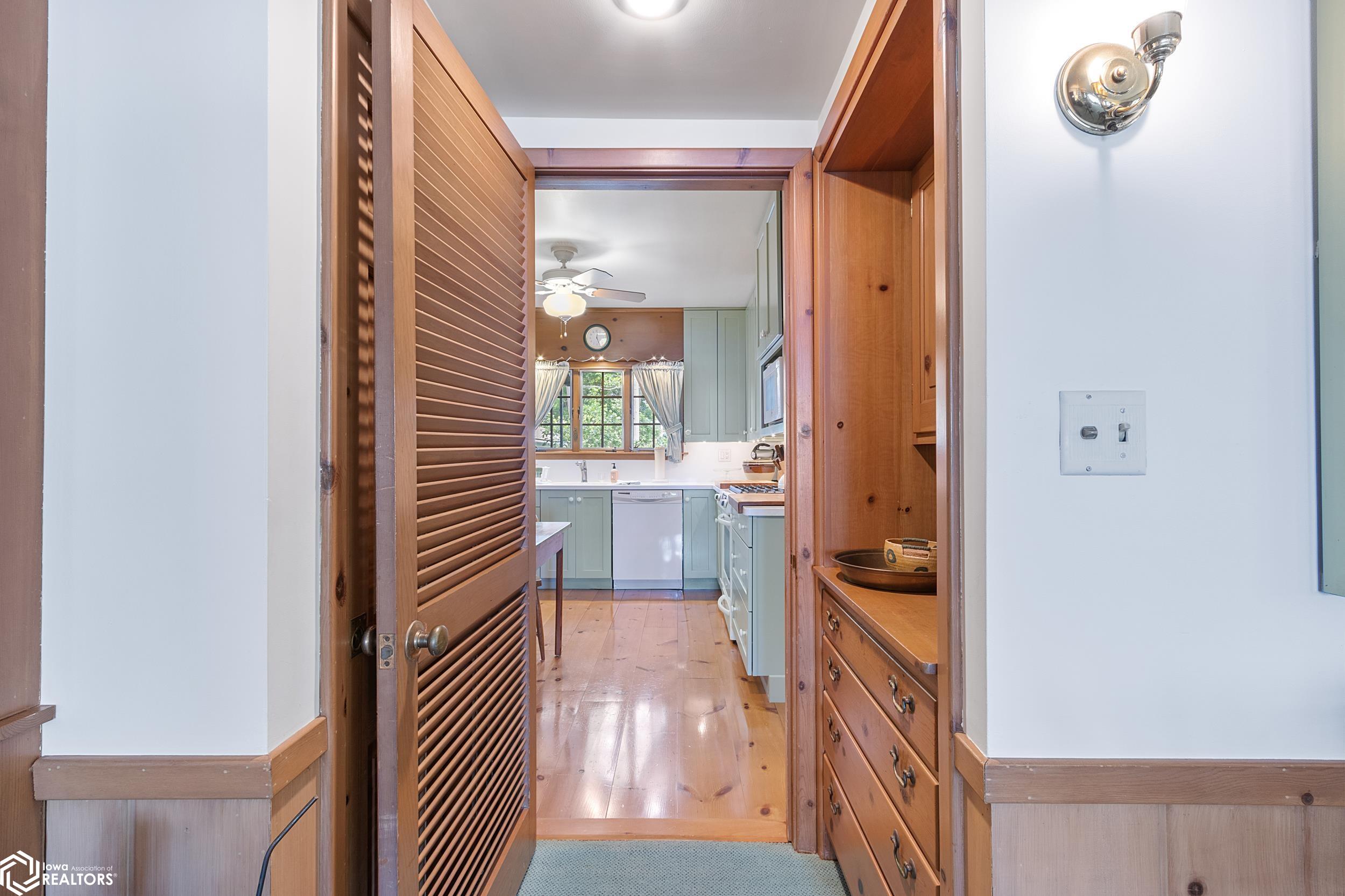 533 N Shore Dr, Clear Lake, Iowa image 22