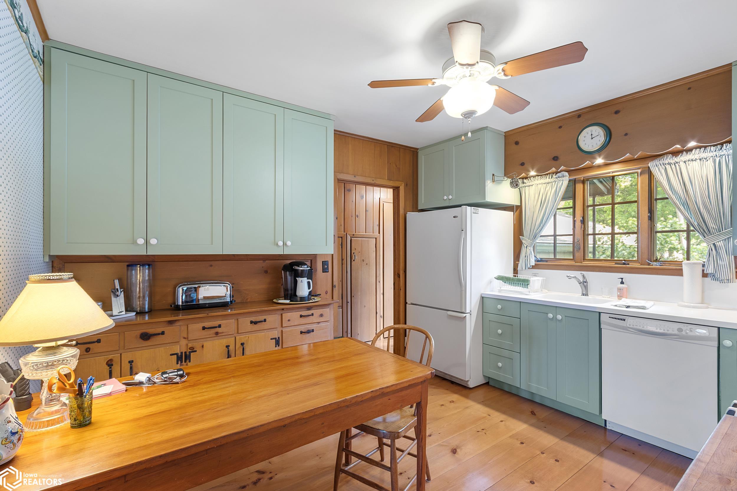 533 N Shore Dr, Clear Lake, Iowa image 24
