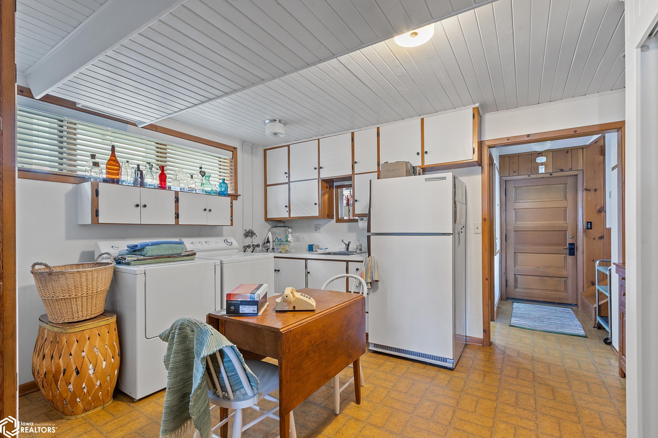 533 N Shore Dr, Clear Lake, Iowa image 26