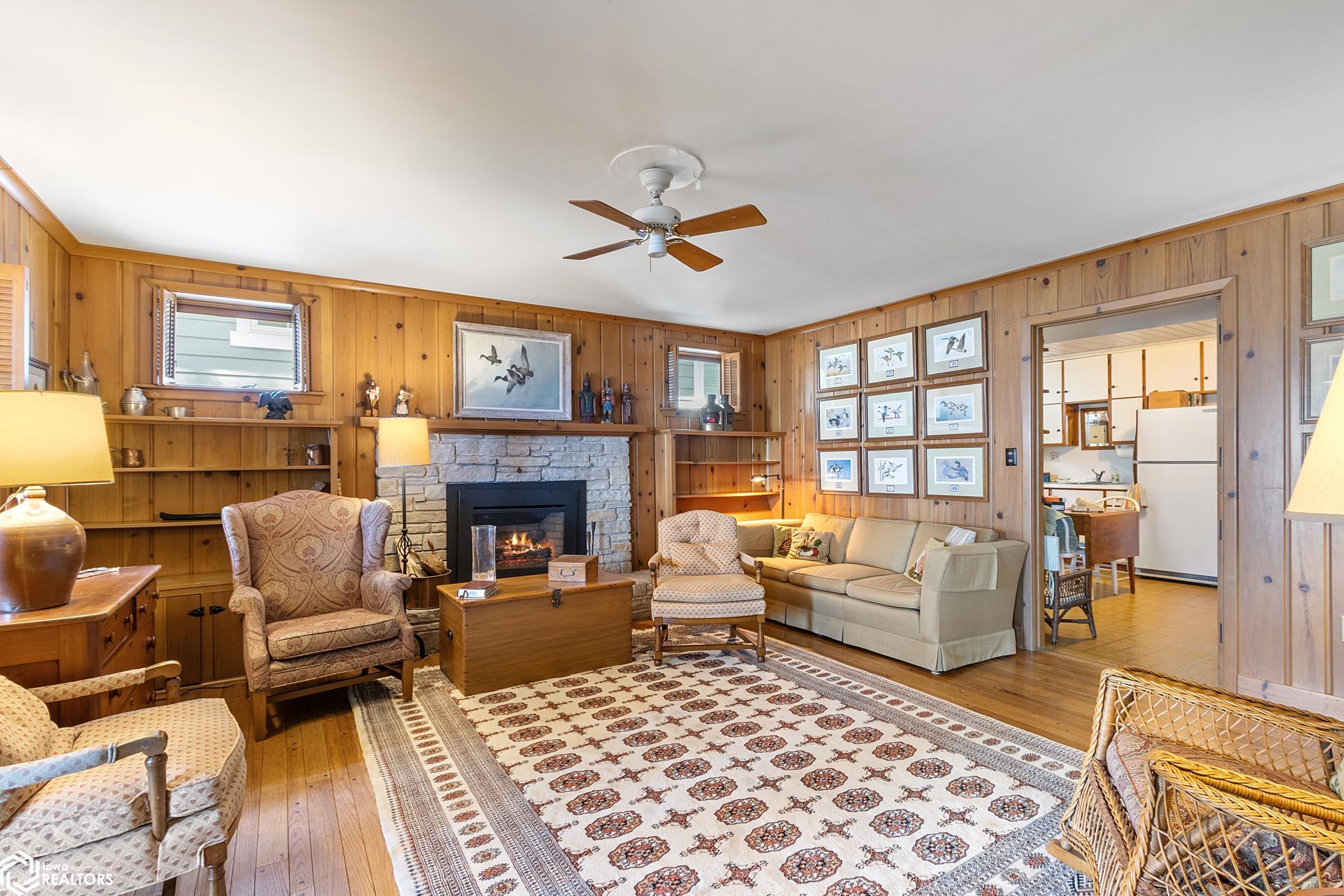 533 N Shore Dr, Clear Lake, Iowa image 30