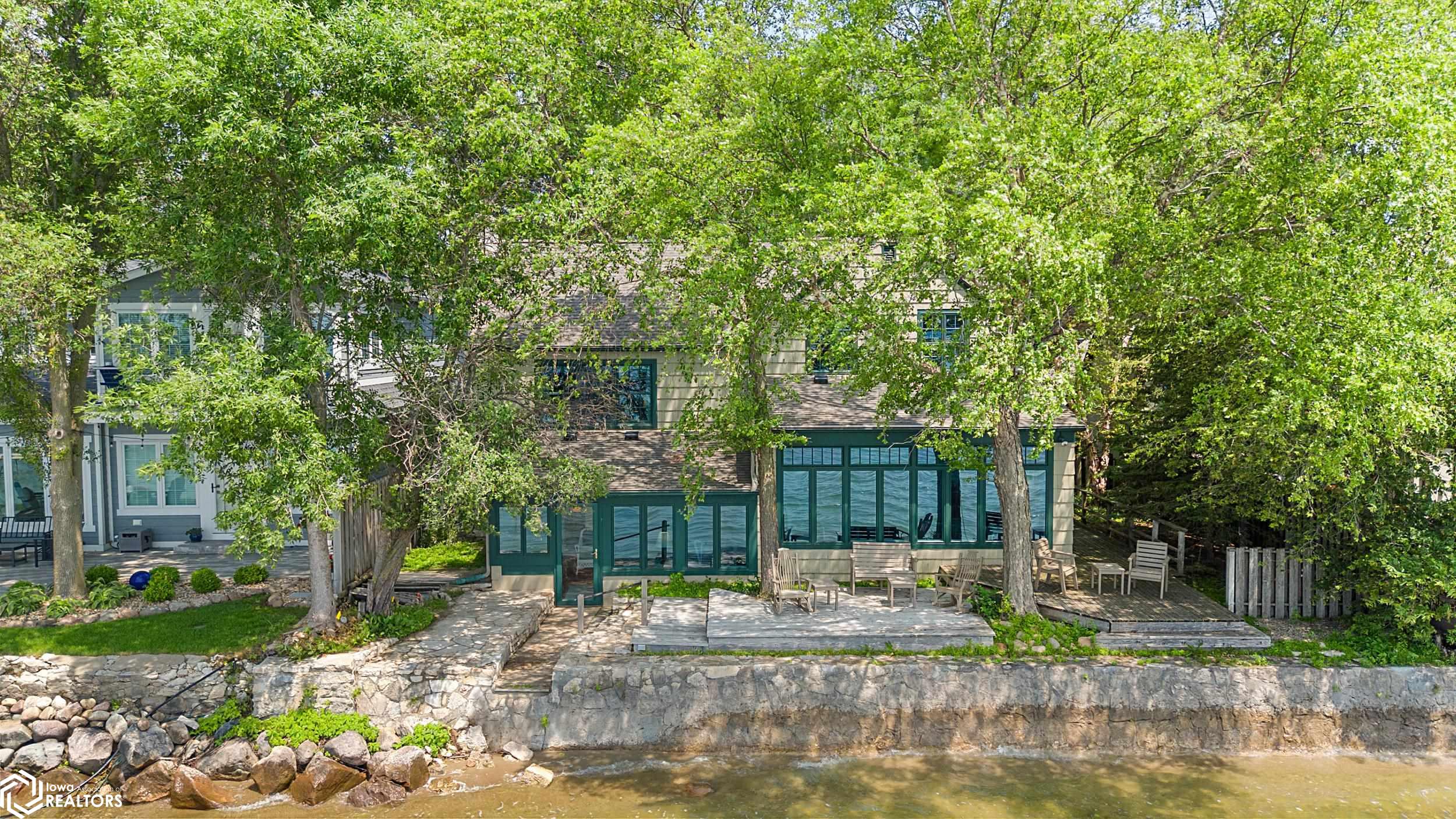 533 N Shore Dr, Clear Lake, Iowa image 4