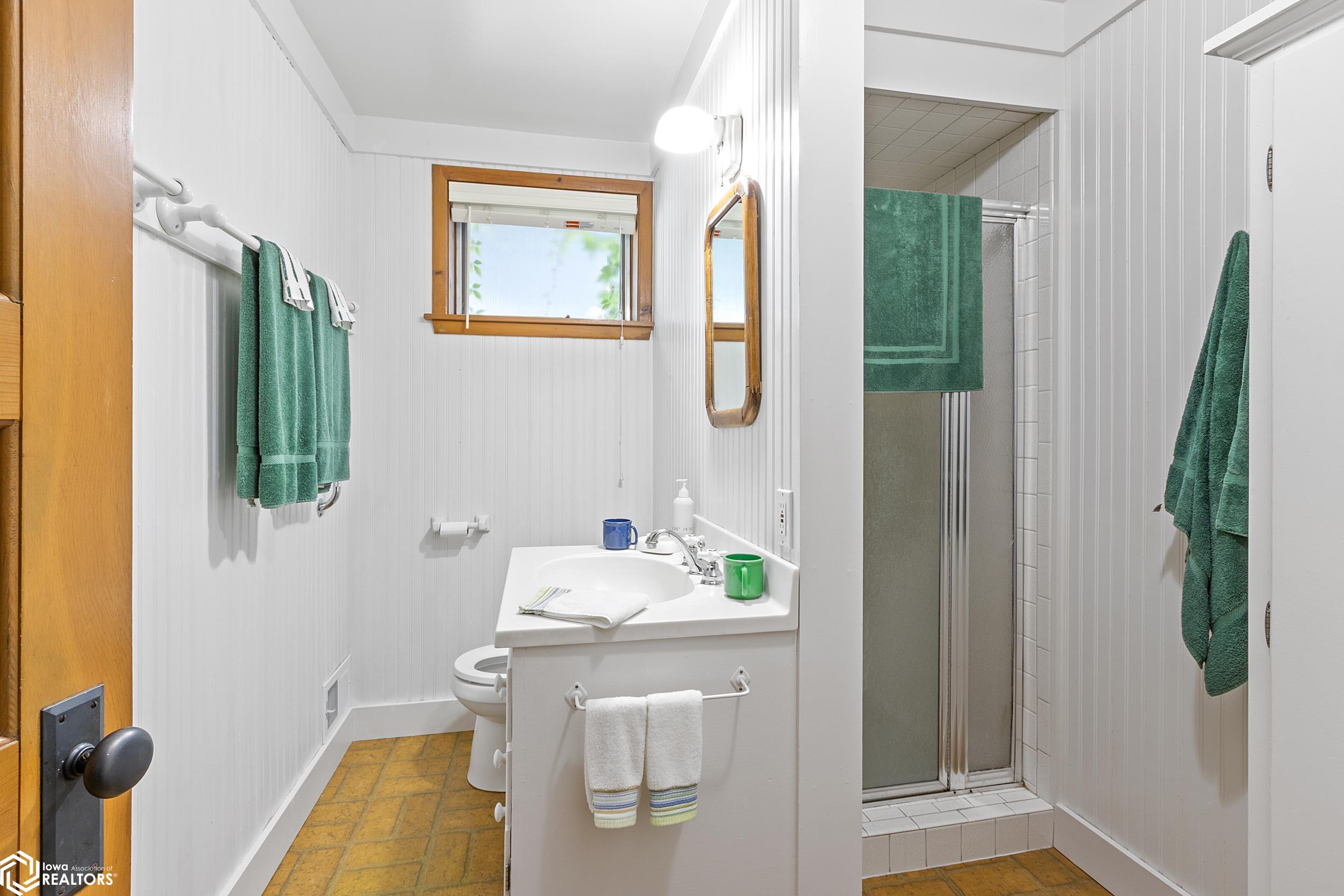 533 N Shore Dr, Clear Lake, Iowa image 33