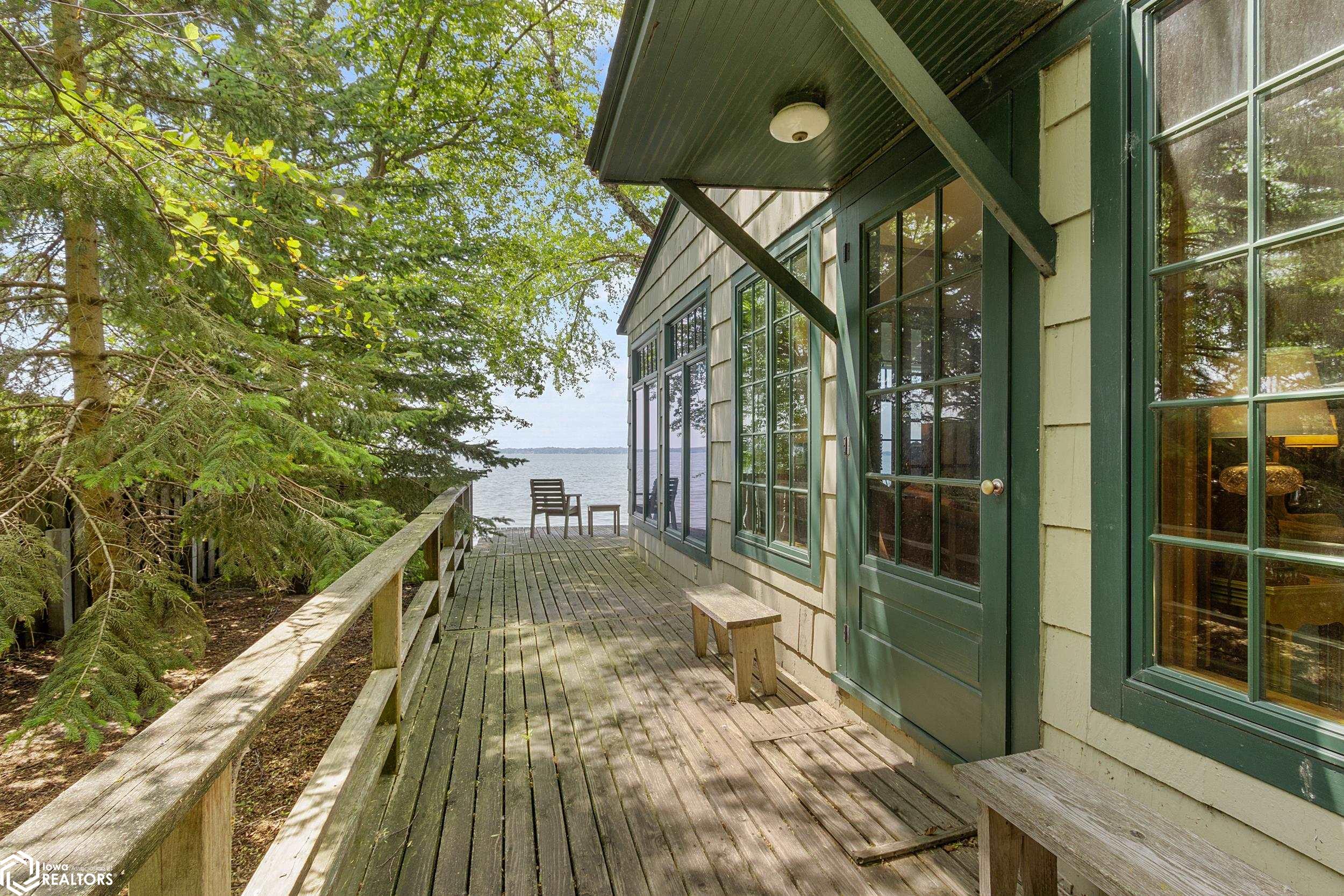 533 N Shore Dr, Clear Lake, Iowa image 5