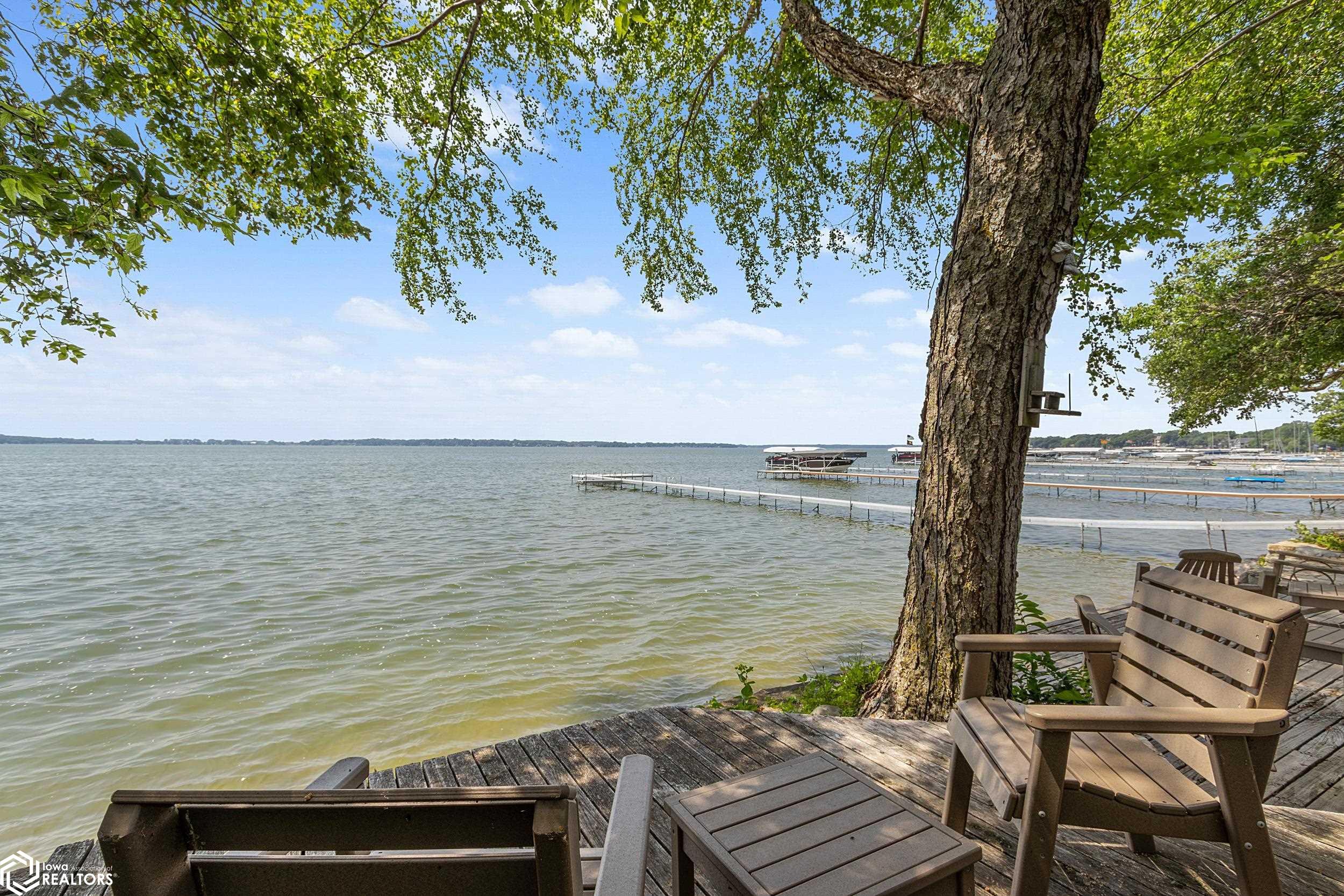 533 N Shore Dr, Clear Lake, Iowa image 7