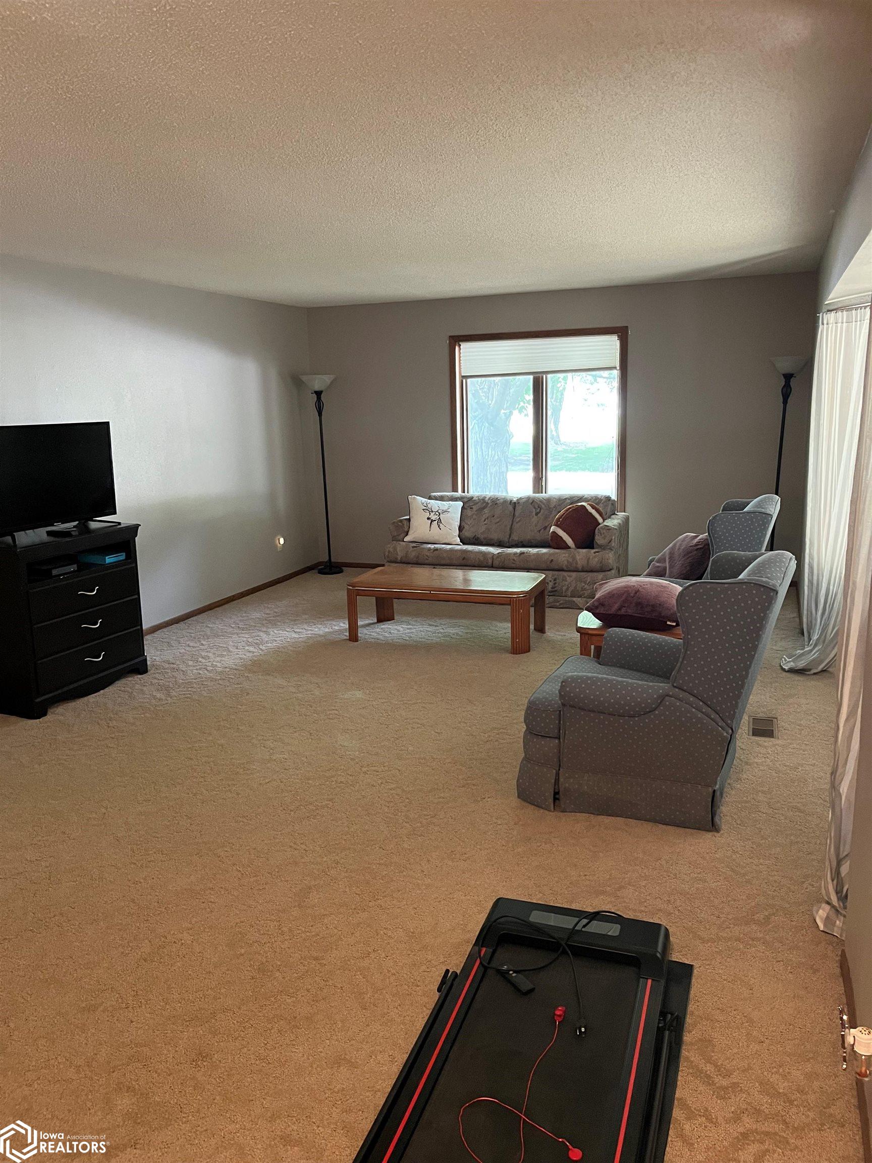 302 4th Avenue, Sully, Iowa image 7