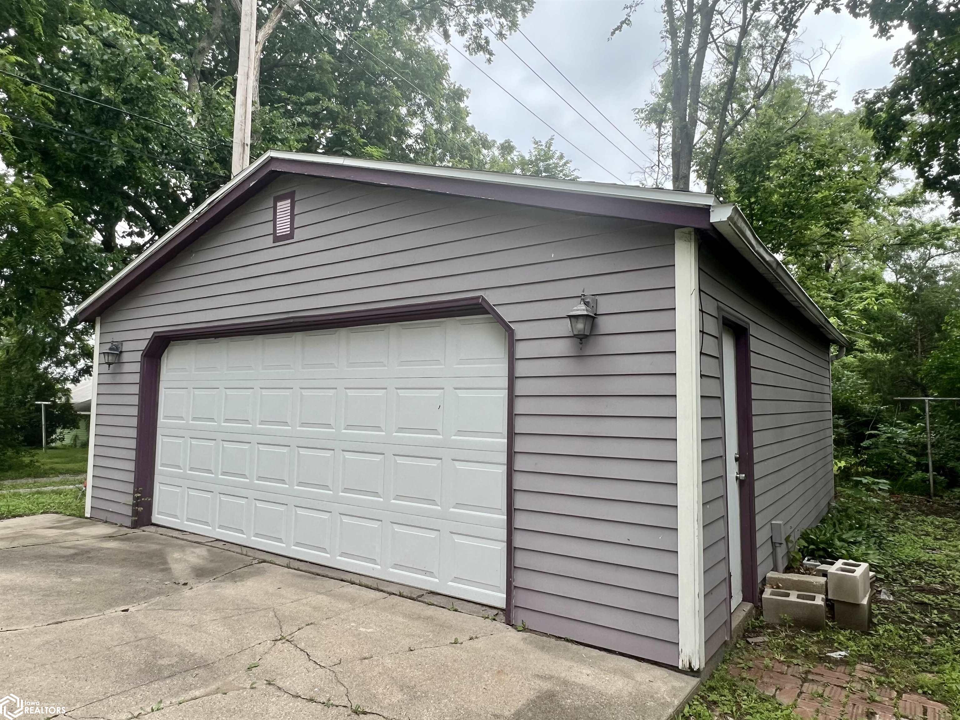 201 E Kirkwood Avenue, Fairfield, Iowa image 6