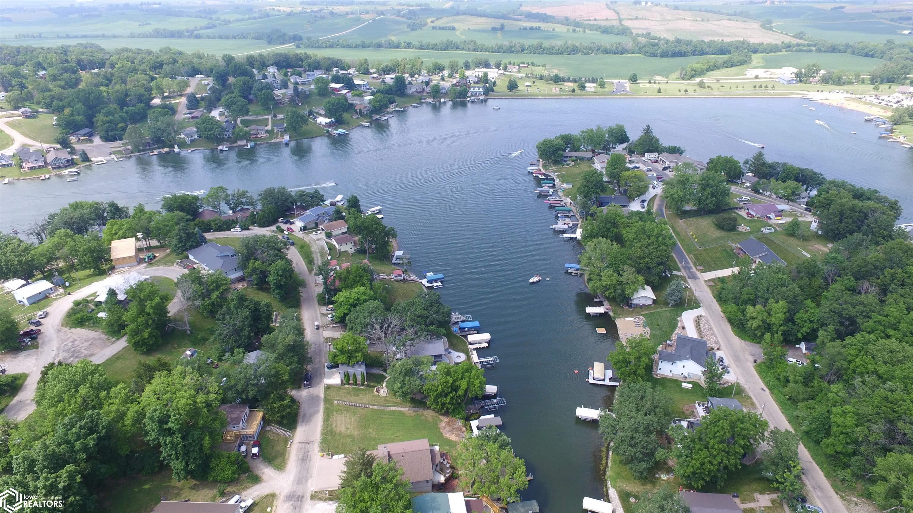 1059 Lakeshore Drive, Brooklyn, Iowa image 16