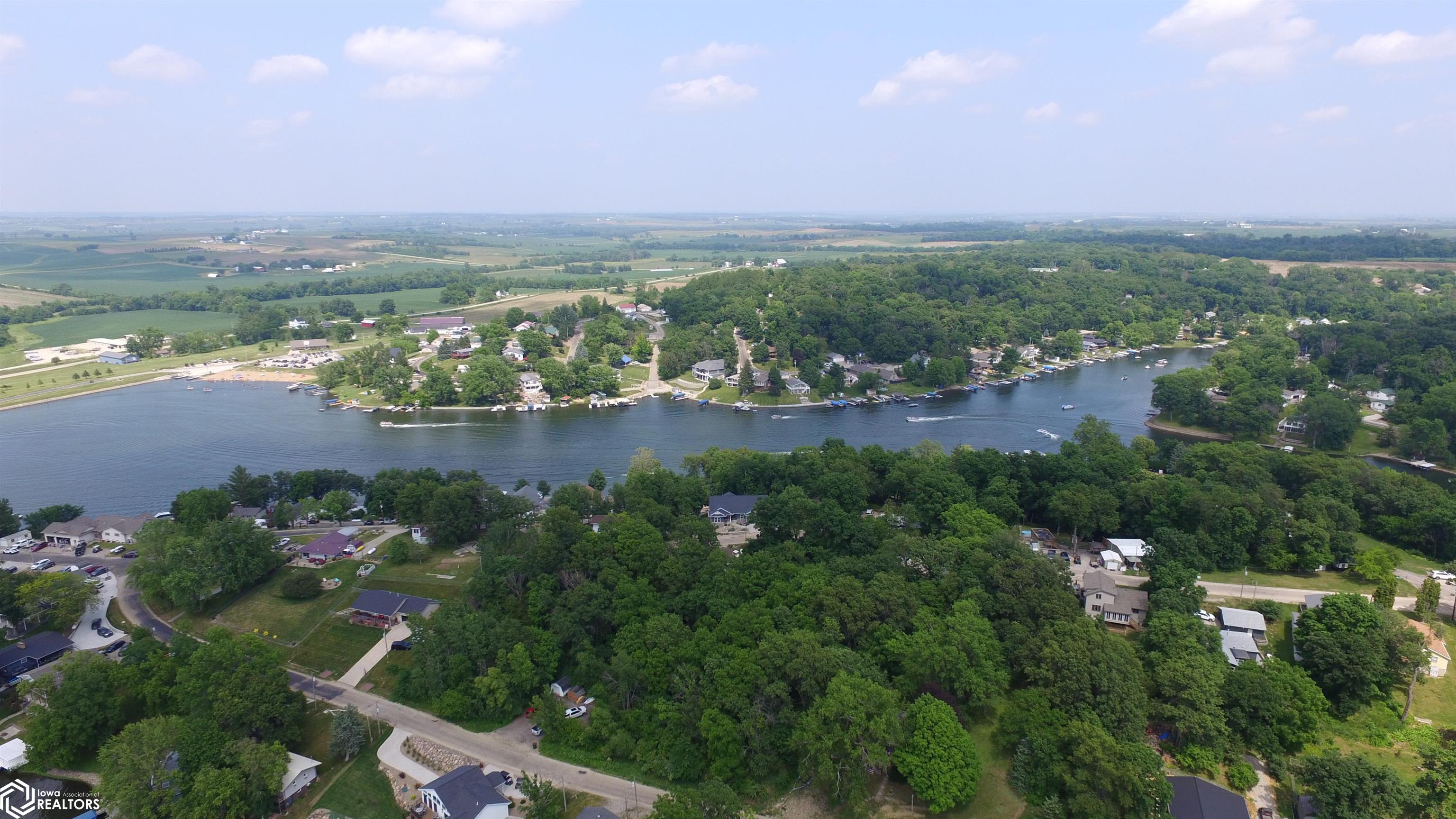 1059 Lakeshore Drive, Brooklyn, Iowa image 18