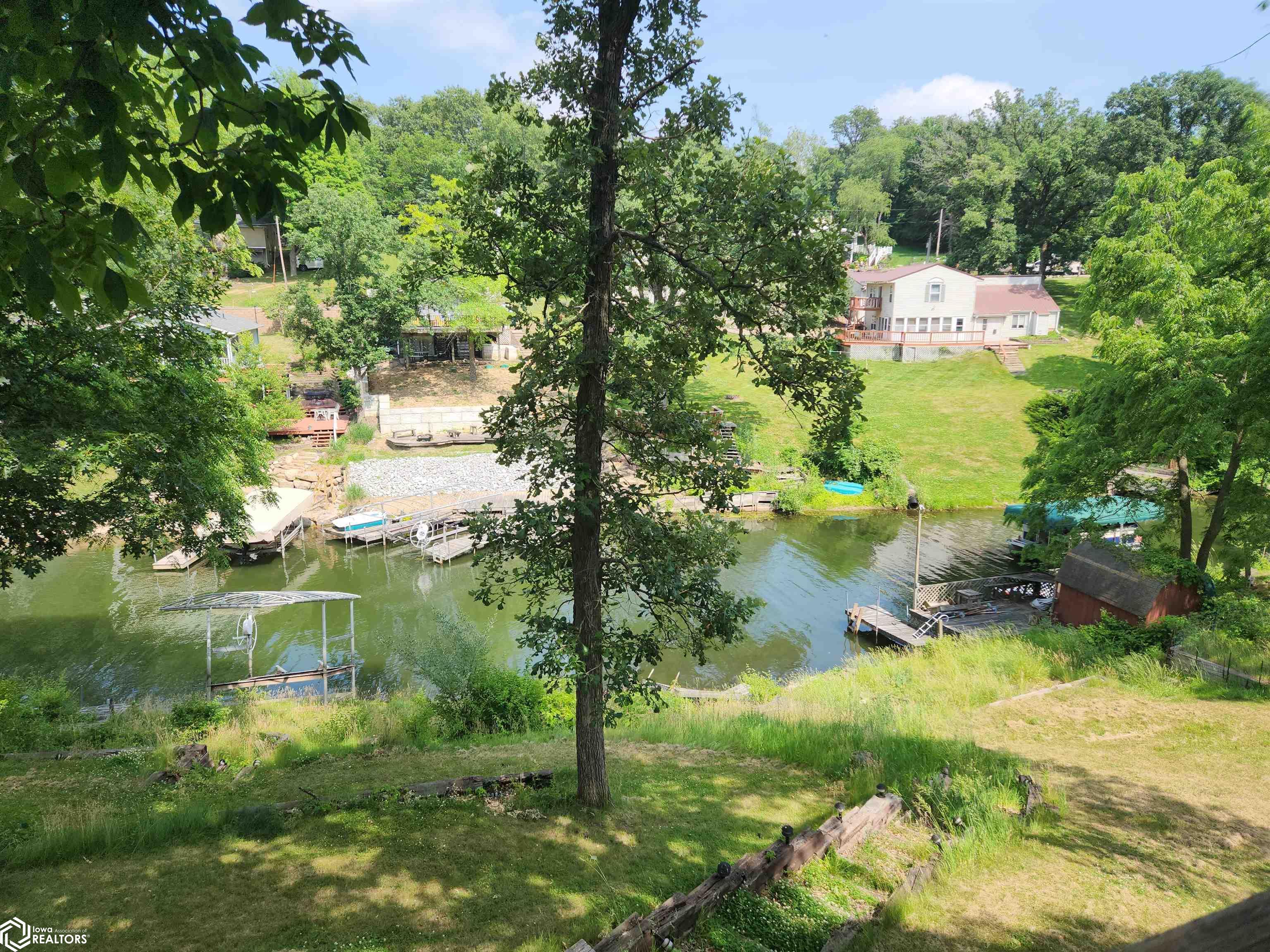 1059 Lakeshore Drive, Brooklyn, Iowa image 9