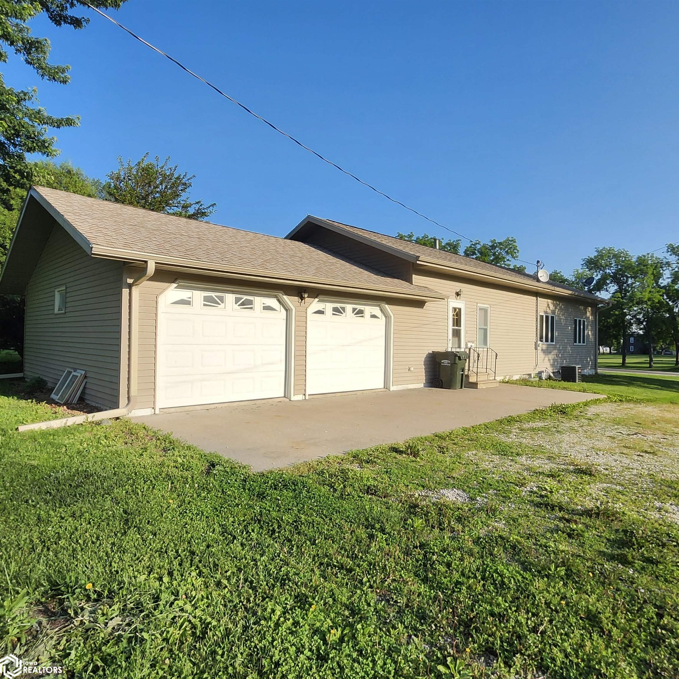 305 Sw B Ave, Gilmore City, Iowa image 2