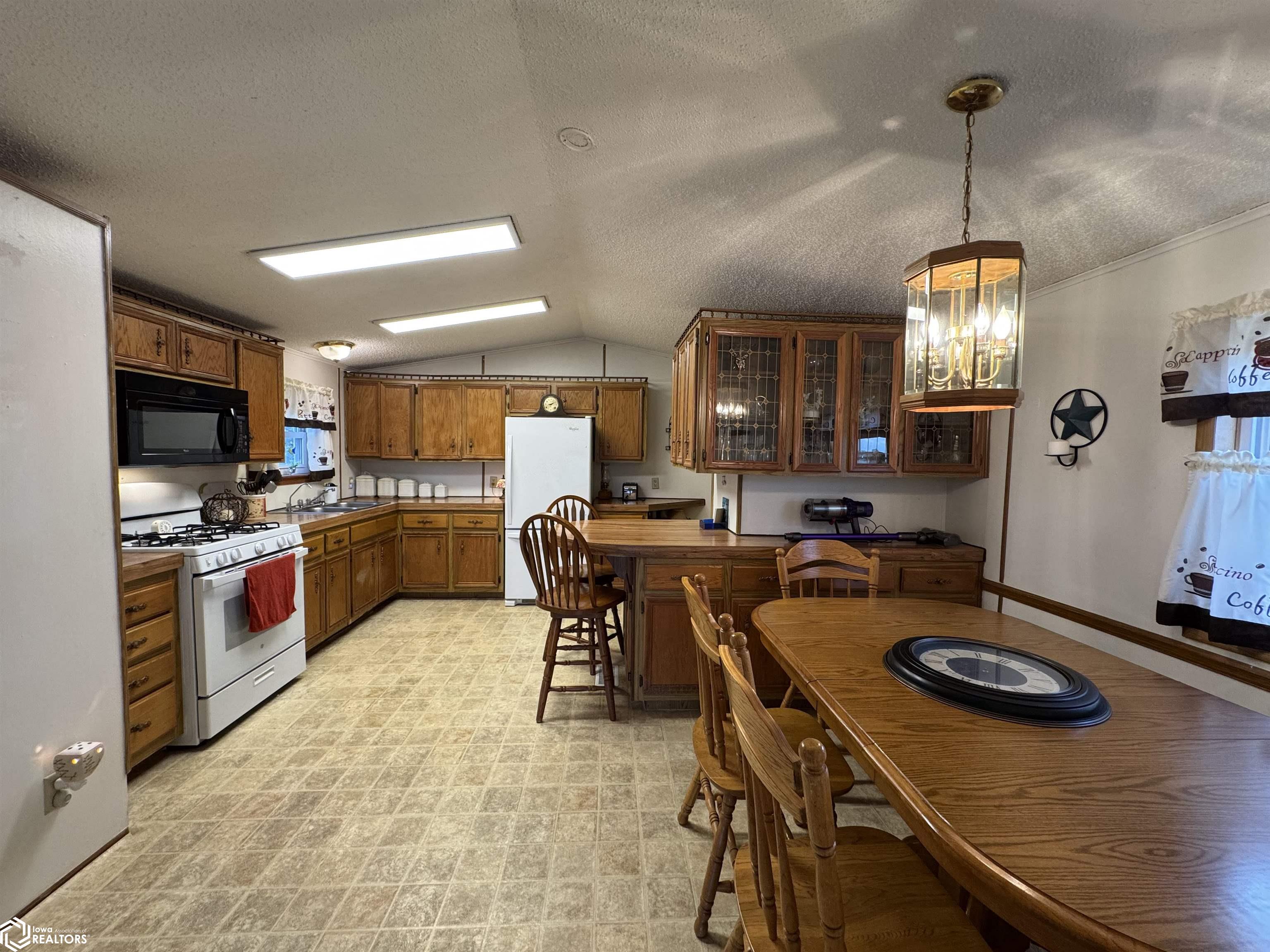 15310 465th Street, Mystic, Iowa image 4