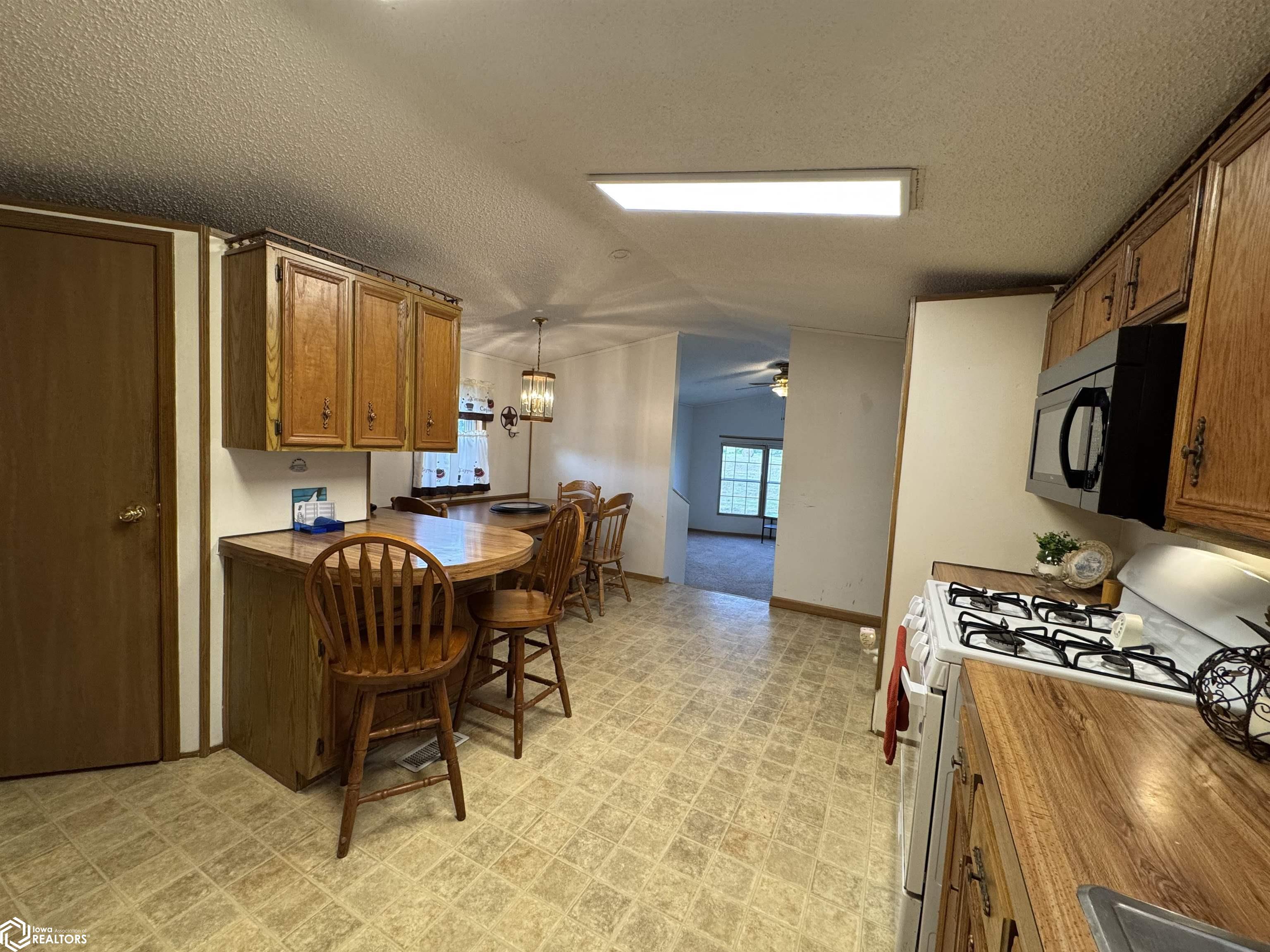 15310 465th Street, Mystic, Iowa image 6