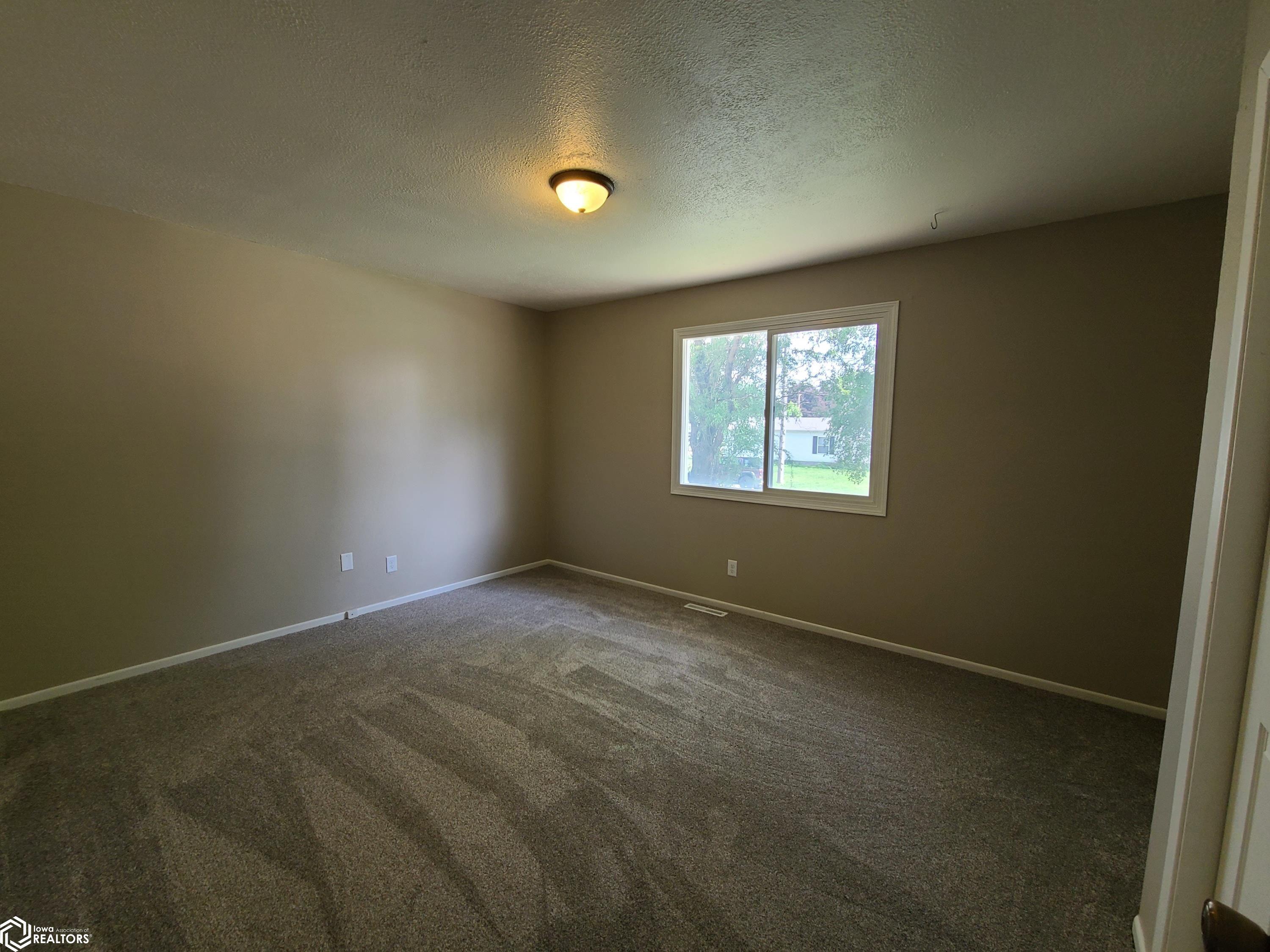 907 D Avenue, Oskaloosa, Iowa image 17