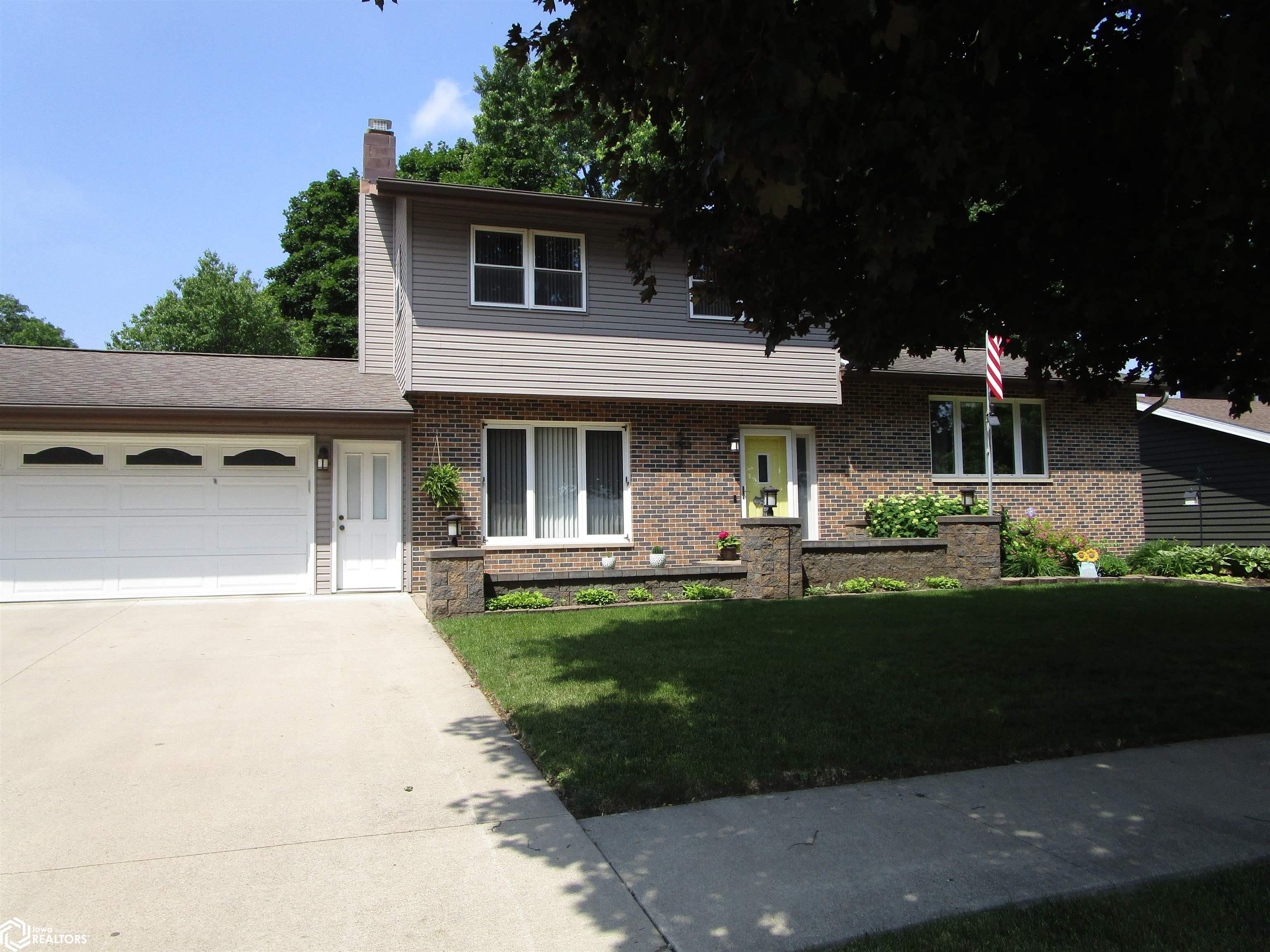 111 Slayton, Iowa Falls, Iowa image 1
