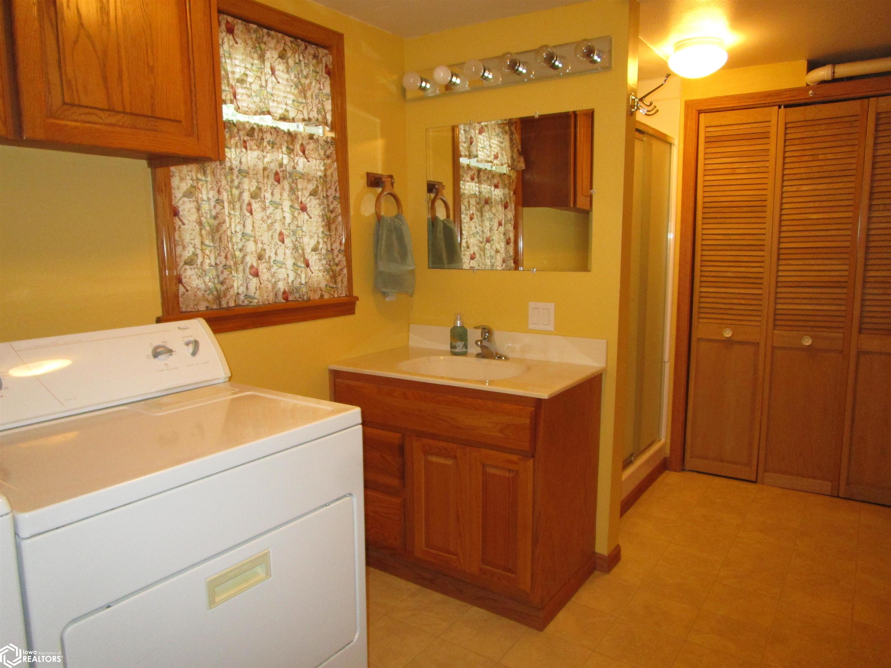111 Slayton, Iowa Falls, Iowa image 28
