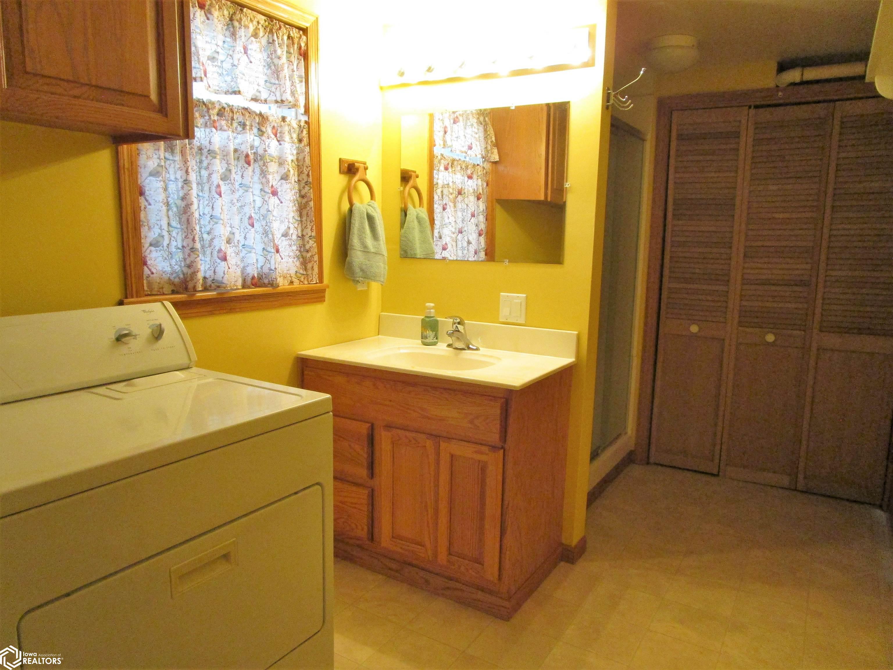 111 Slayton, Iowa Falls, Iowa image 29