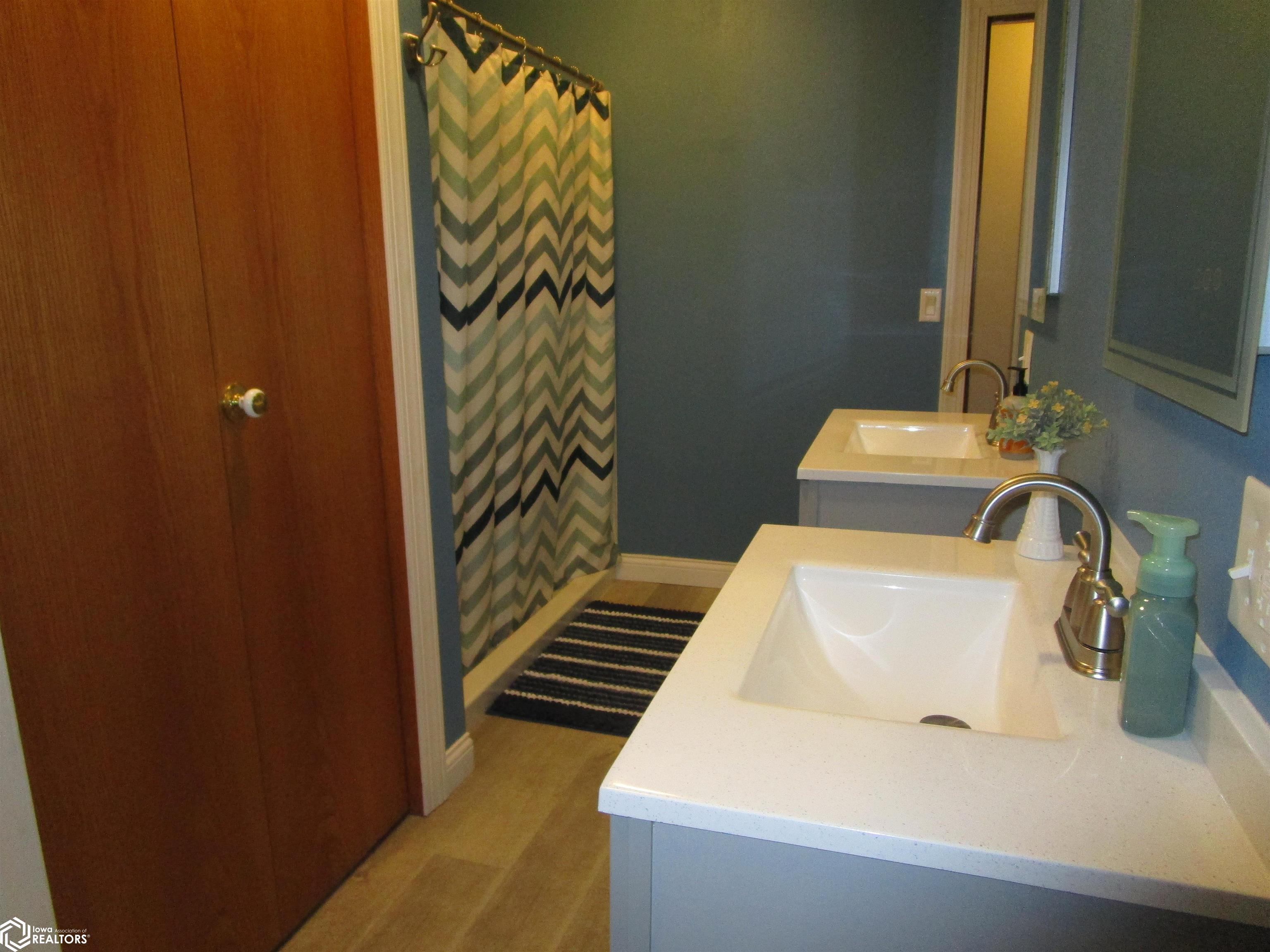 111 Slayton, Iowa Falls, Iowa image 39