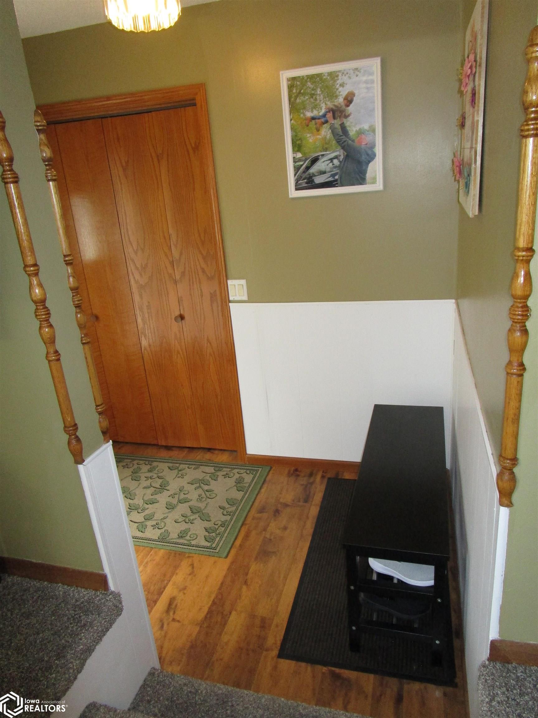 111 Slayton, Iowa Falls, Iowa image 9