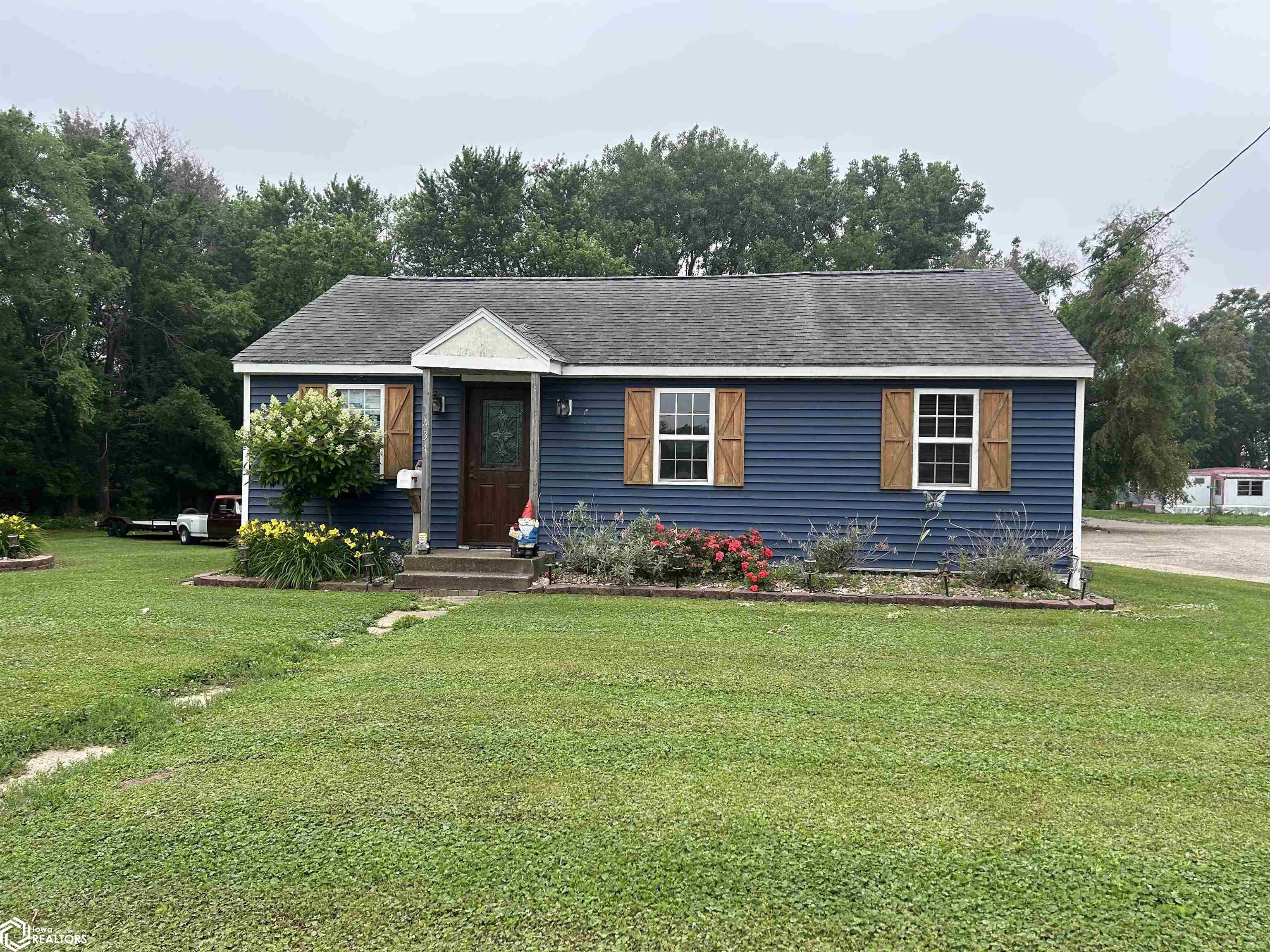 1434 Avenue M, Fort Madison, Iowa image 2