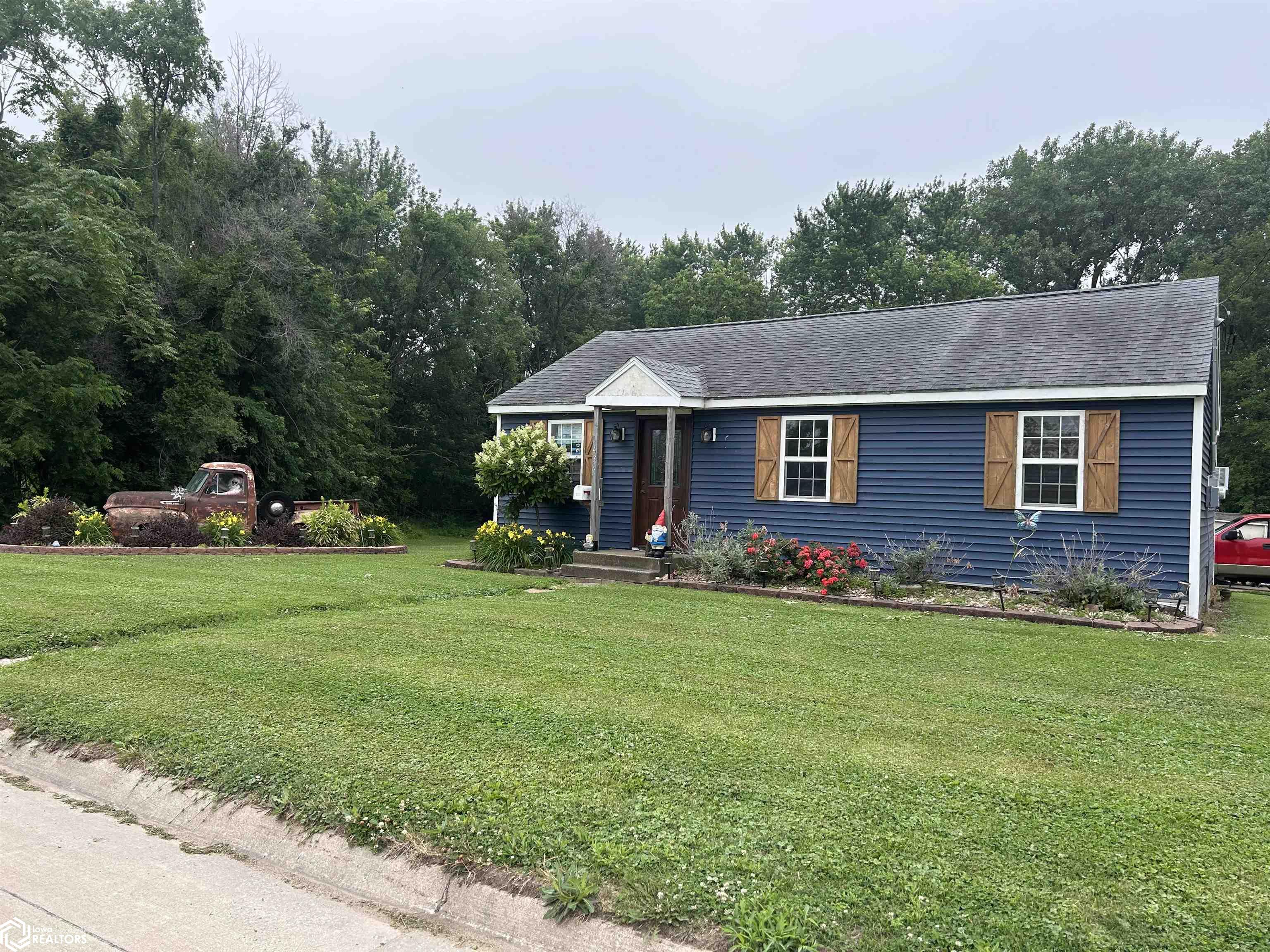 1434 Avenue M, Fort Madison, Iowa image 3