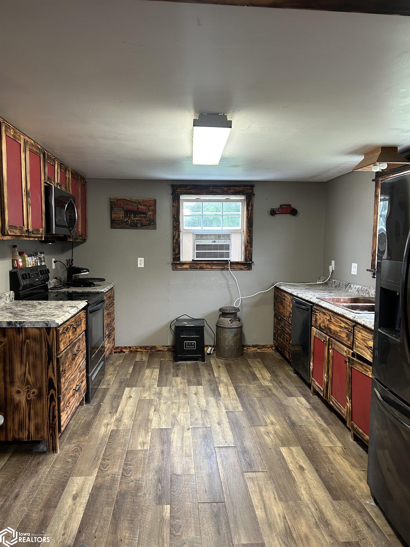 1434 Avenue M, Fort Madison, Iowa image 6