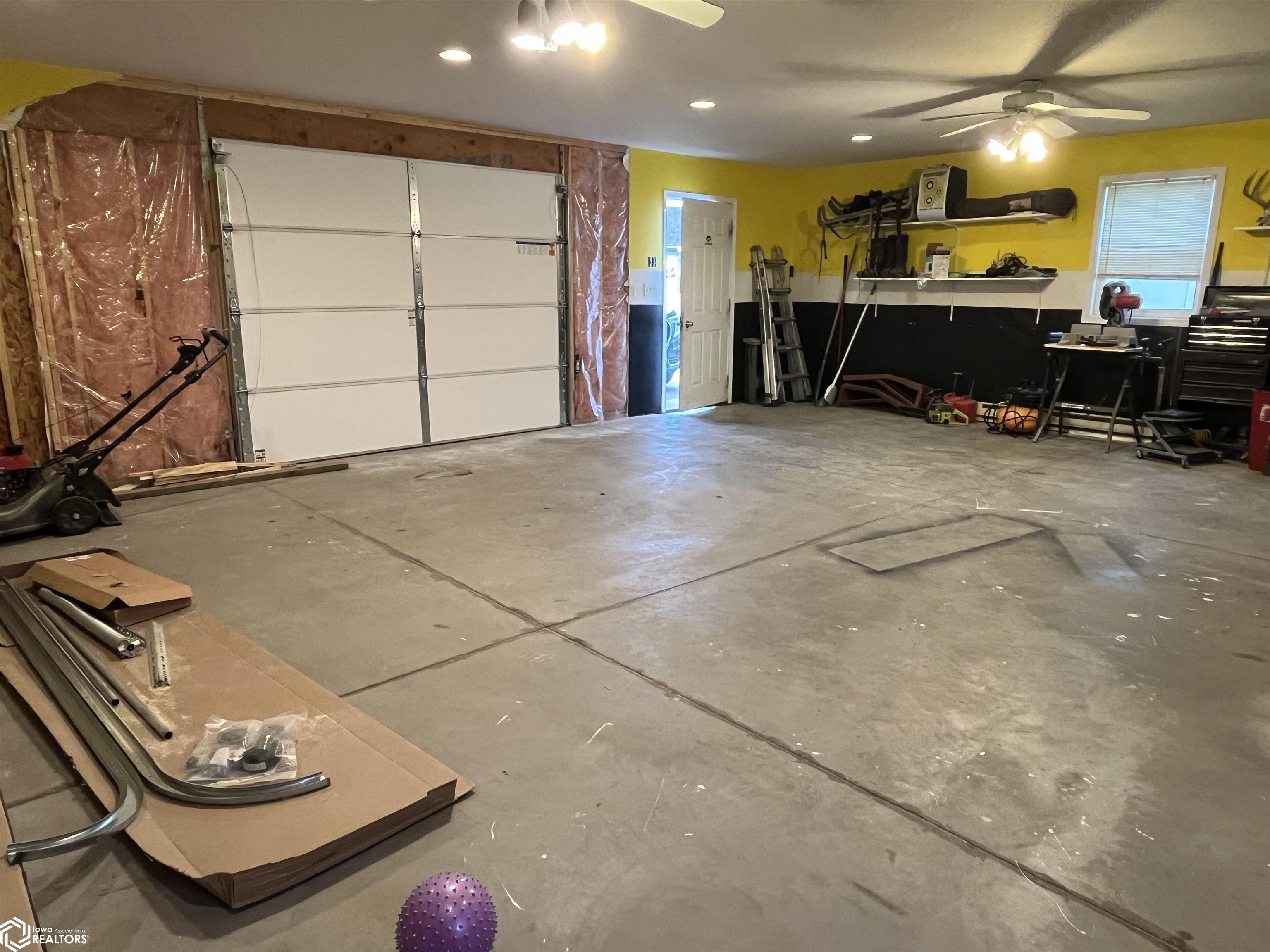321 3rd Avenue, Albia, Iowa image 32