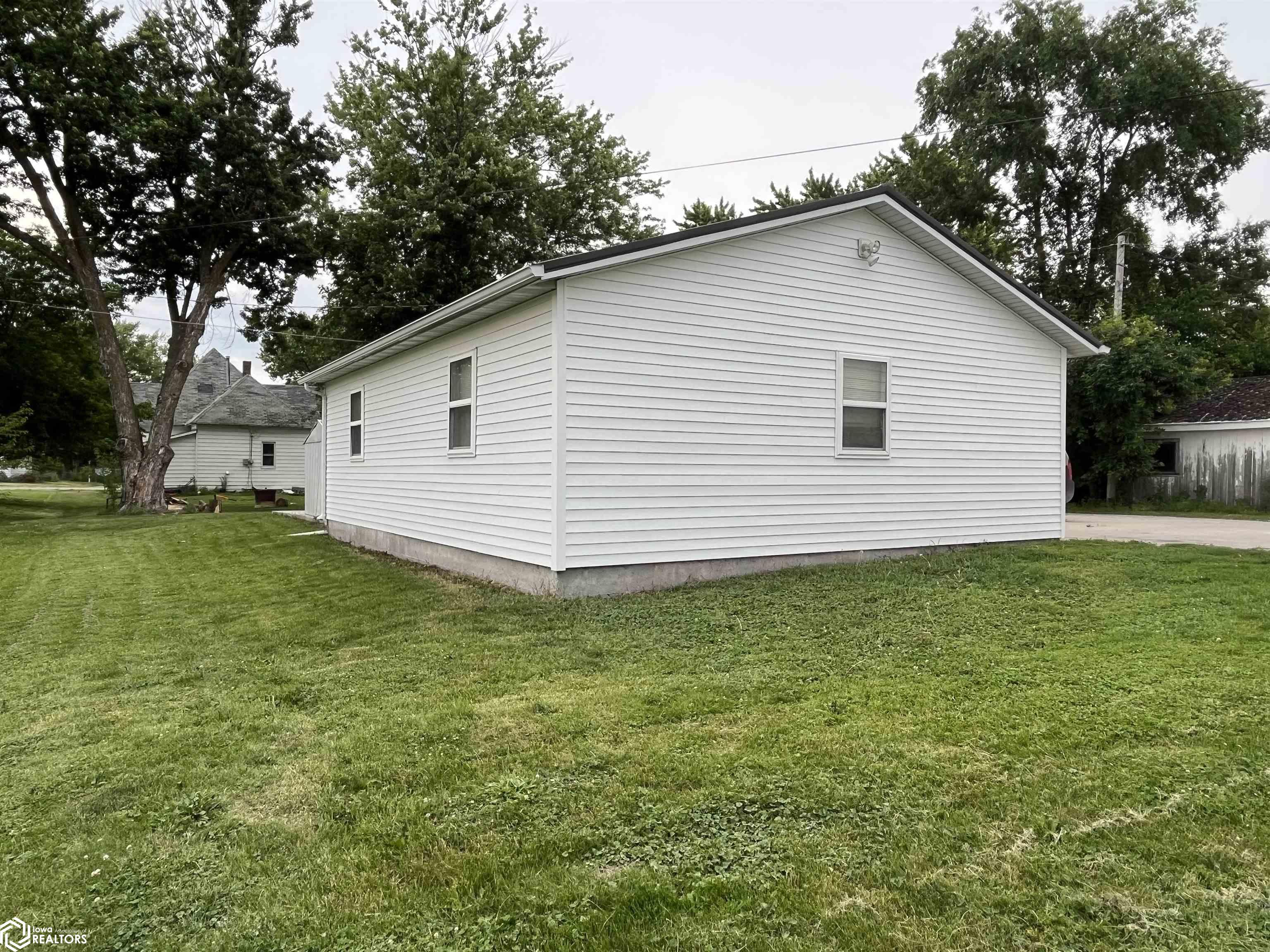 321 3rd Avenue, Albia, Iowa image 33
