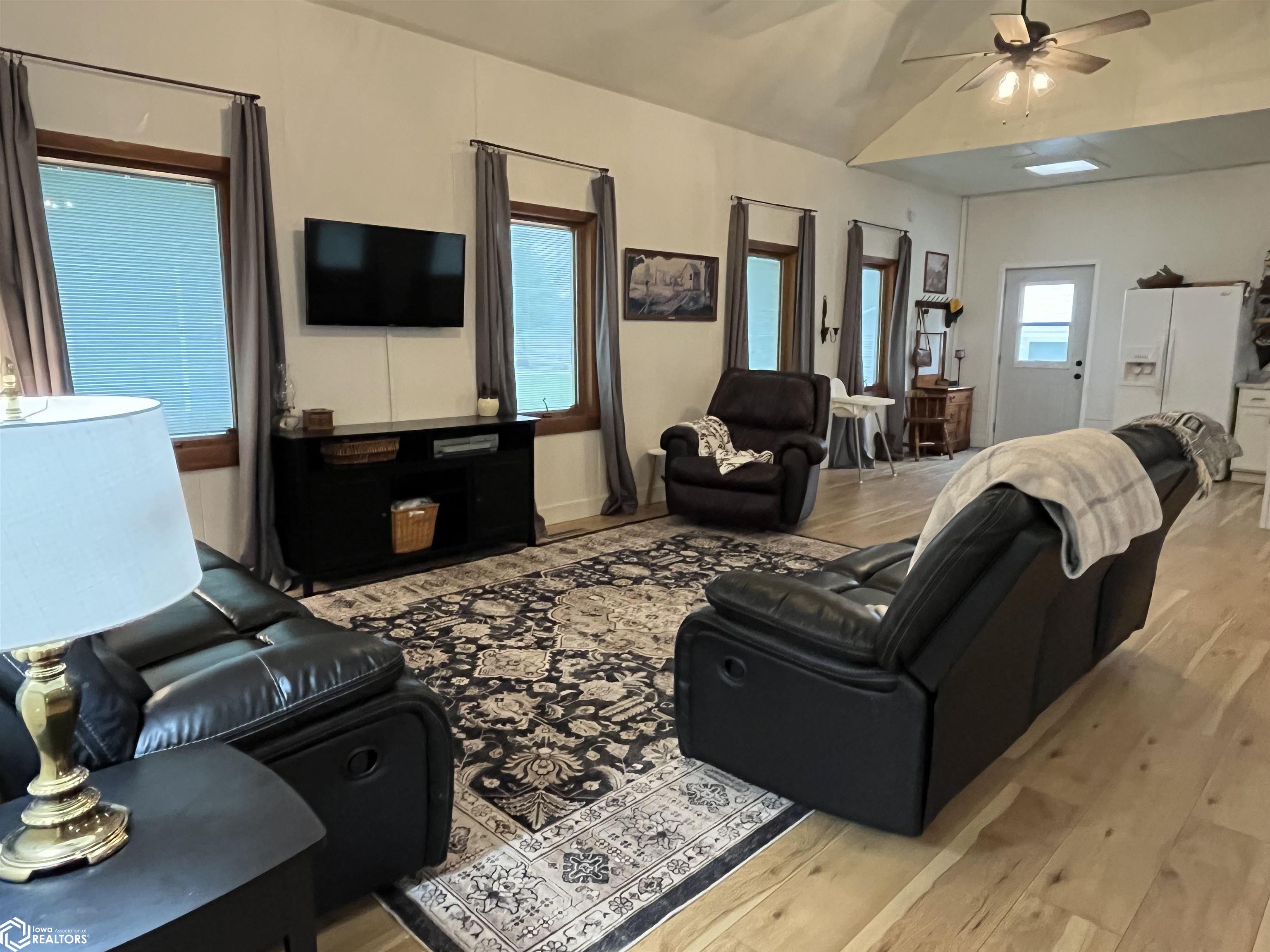 321 3rd Avenue, Albia, Iowa image 9