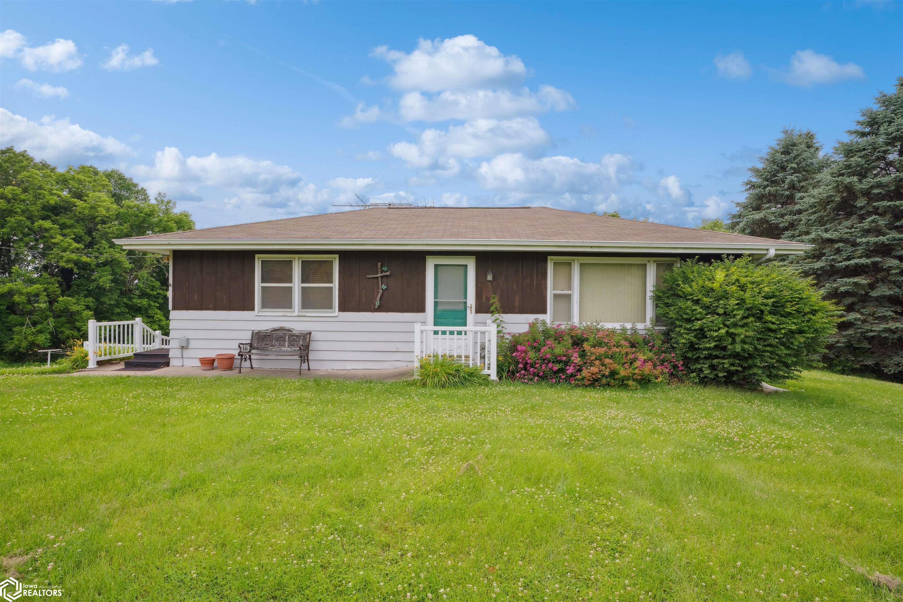 1065 255th Avenue, West Point, Iowa image 1