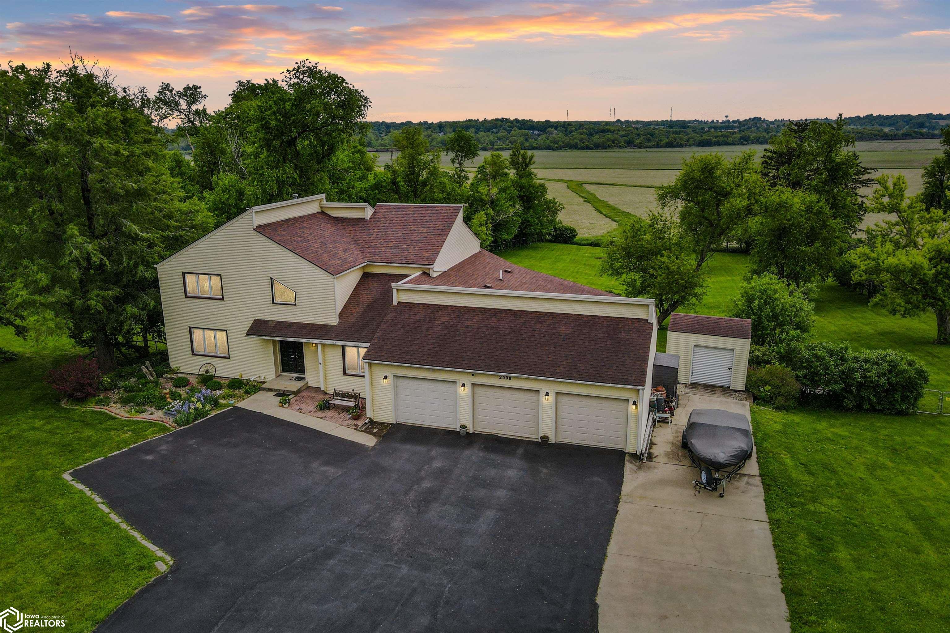 2508 W Lincoln Way, Marshalltown, Iowa image 1