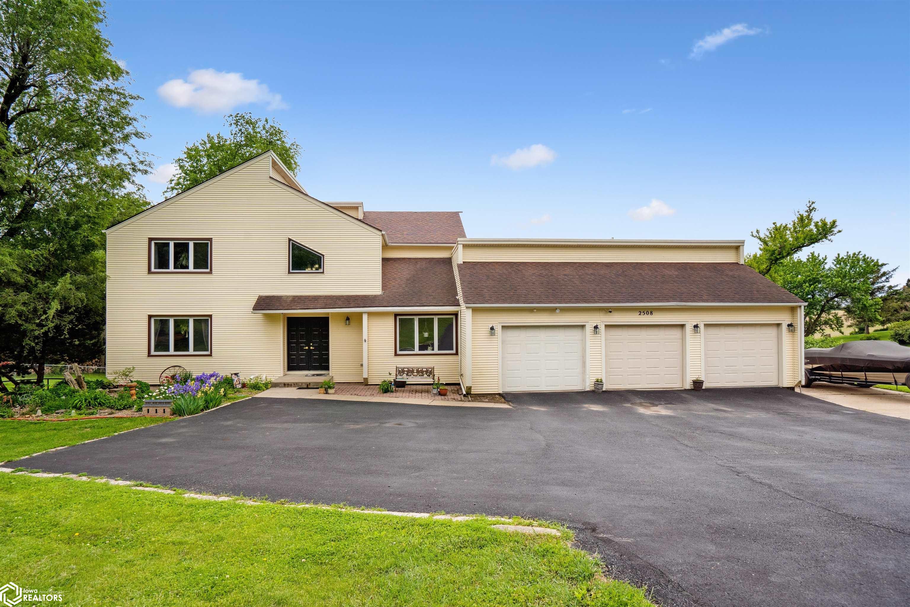 2508 W Lincoln Way, Marshalltown, Iowa image 2
