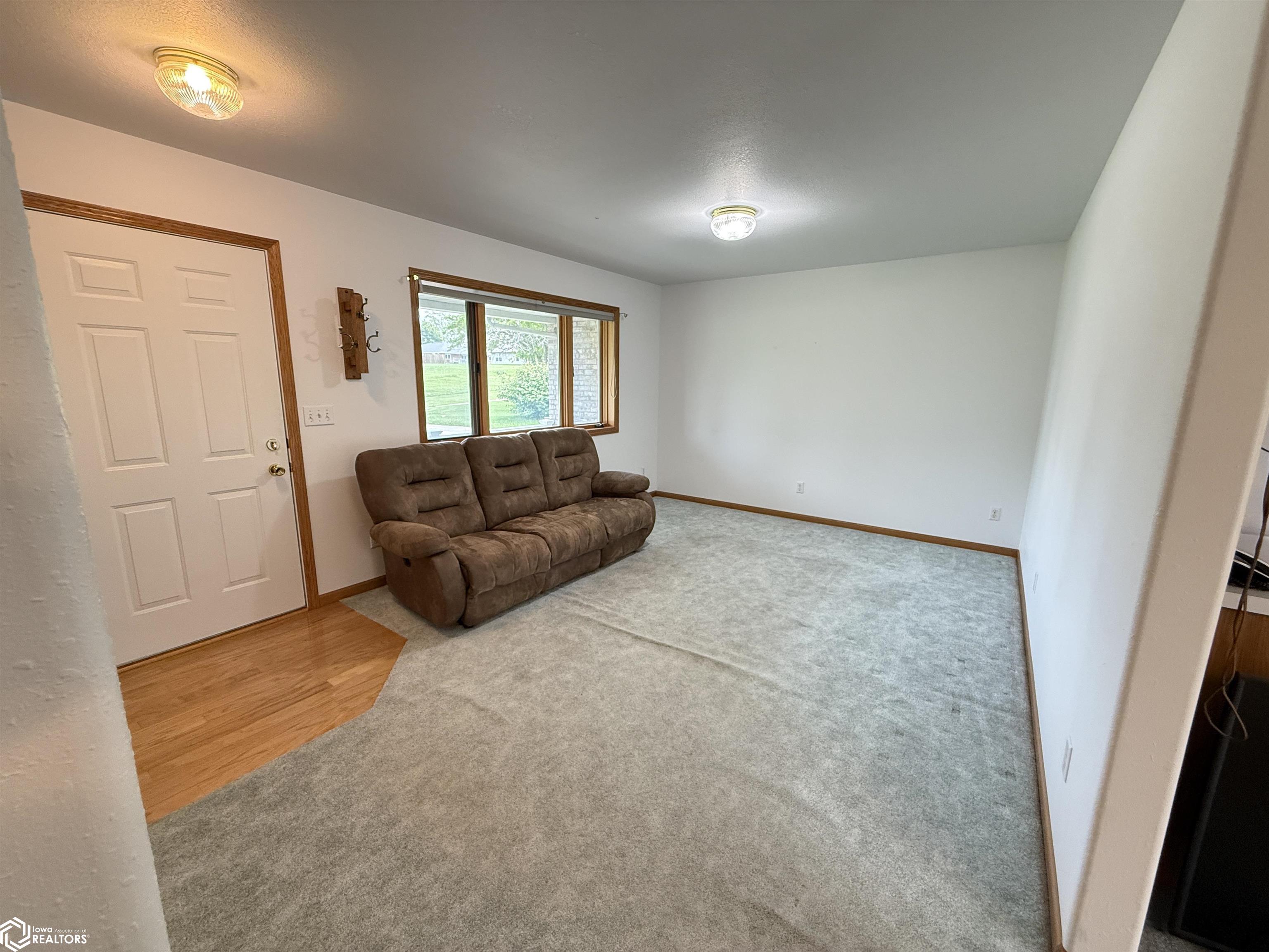 703 S Adams Court, Mount Pleasant, Iowa image 2