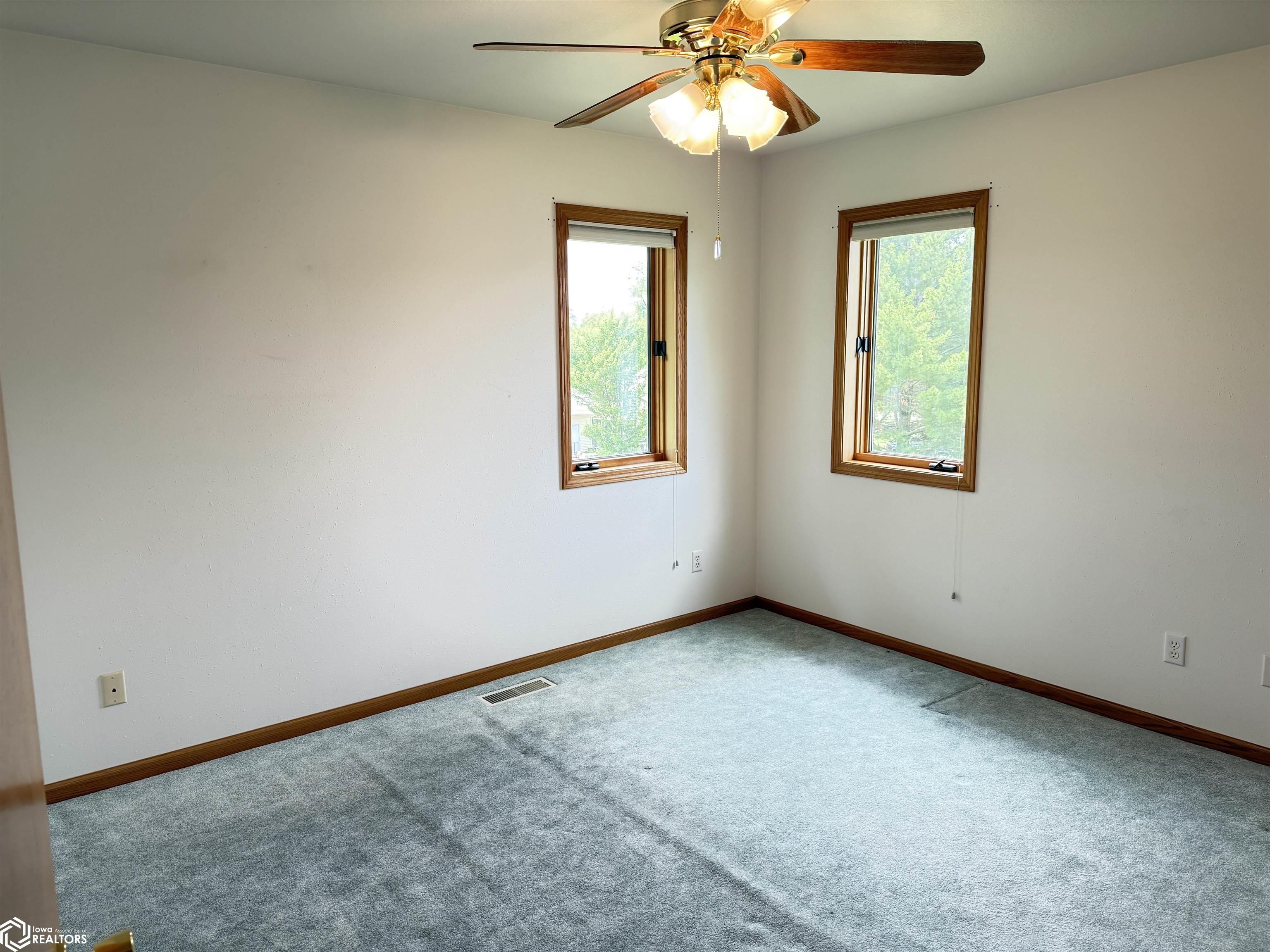703 S Adams Court, Mount Pleasant, Iowa image 13