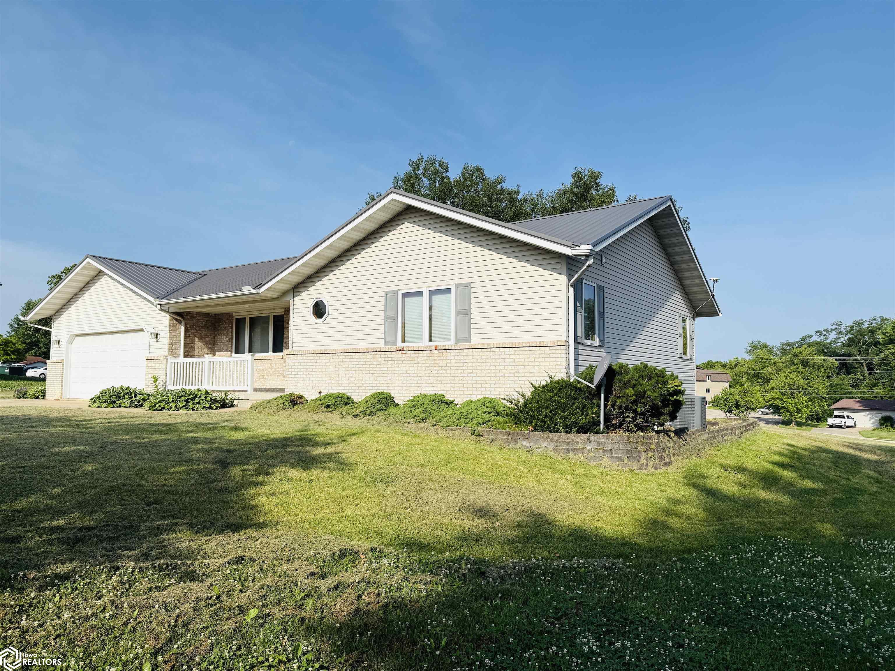 703 S Adams Court, Mount Pleasant, Iowa image 32