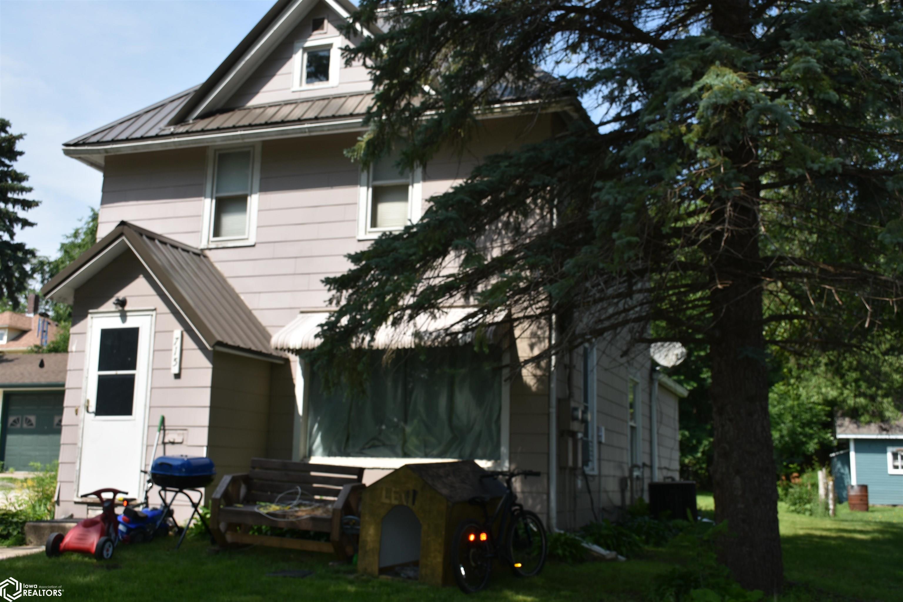 715 N Oak Street, Iowa Falls, Iowa image 2