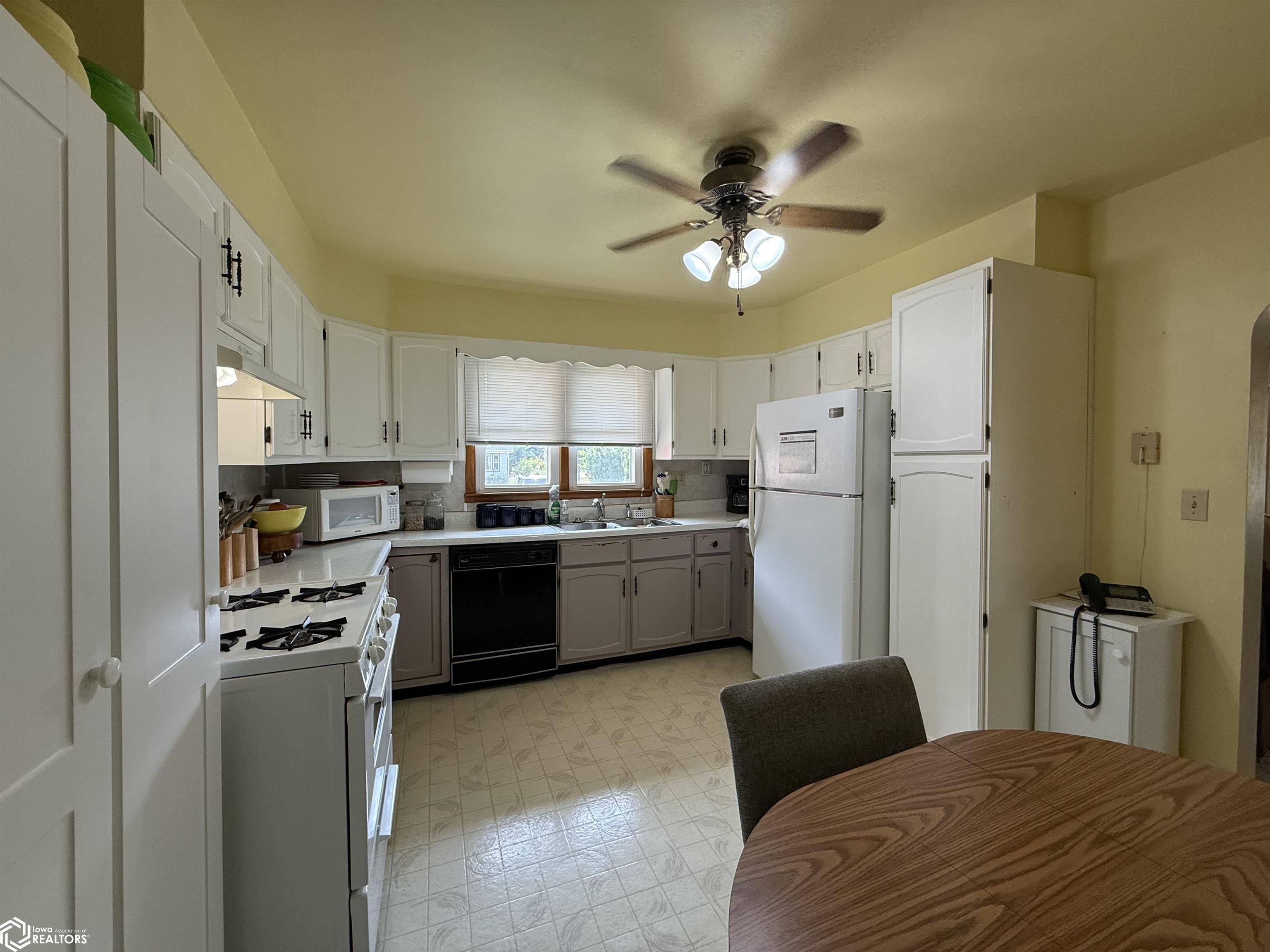 501 W Olive Street, Marshalltown, Iowa image 12