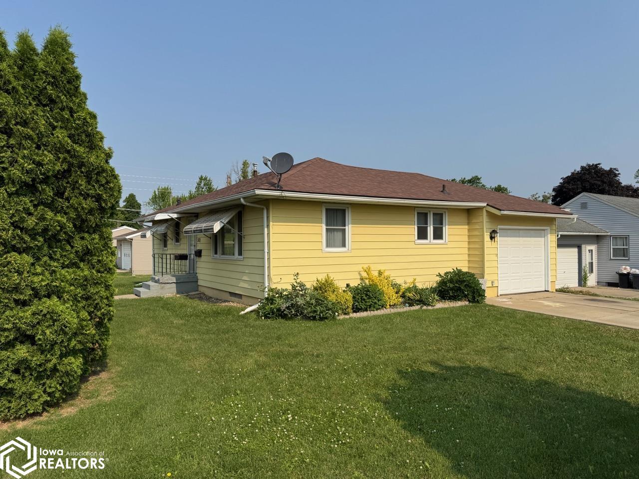 501 W Olive Street, Marshalltown, Iowa image 3
