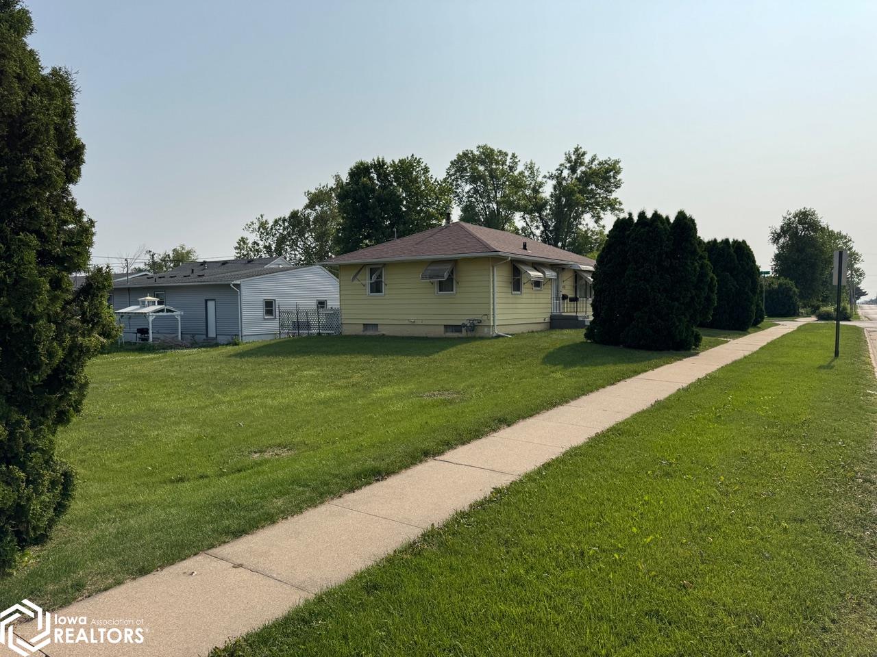 501 W Olive Street, Marshalltown, Iowa image 4