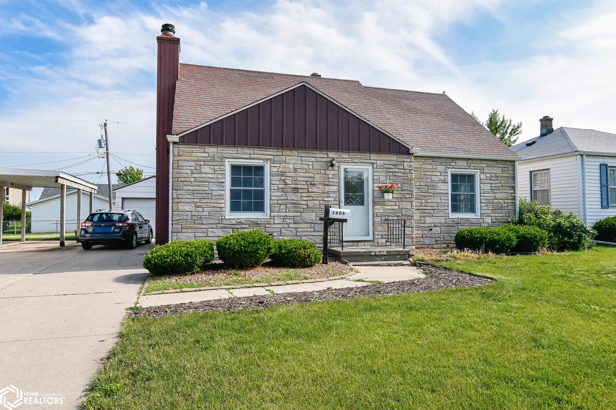 1606 E Nevada Street, Marshalltown, Iowa image 1