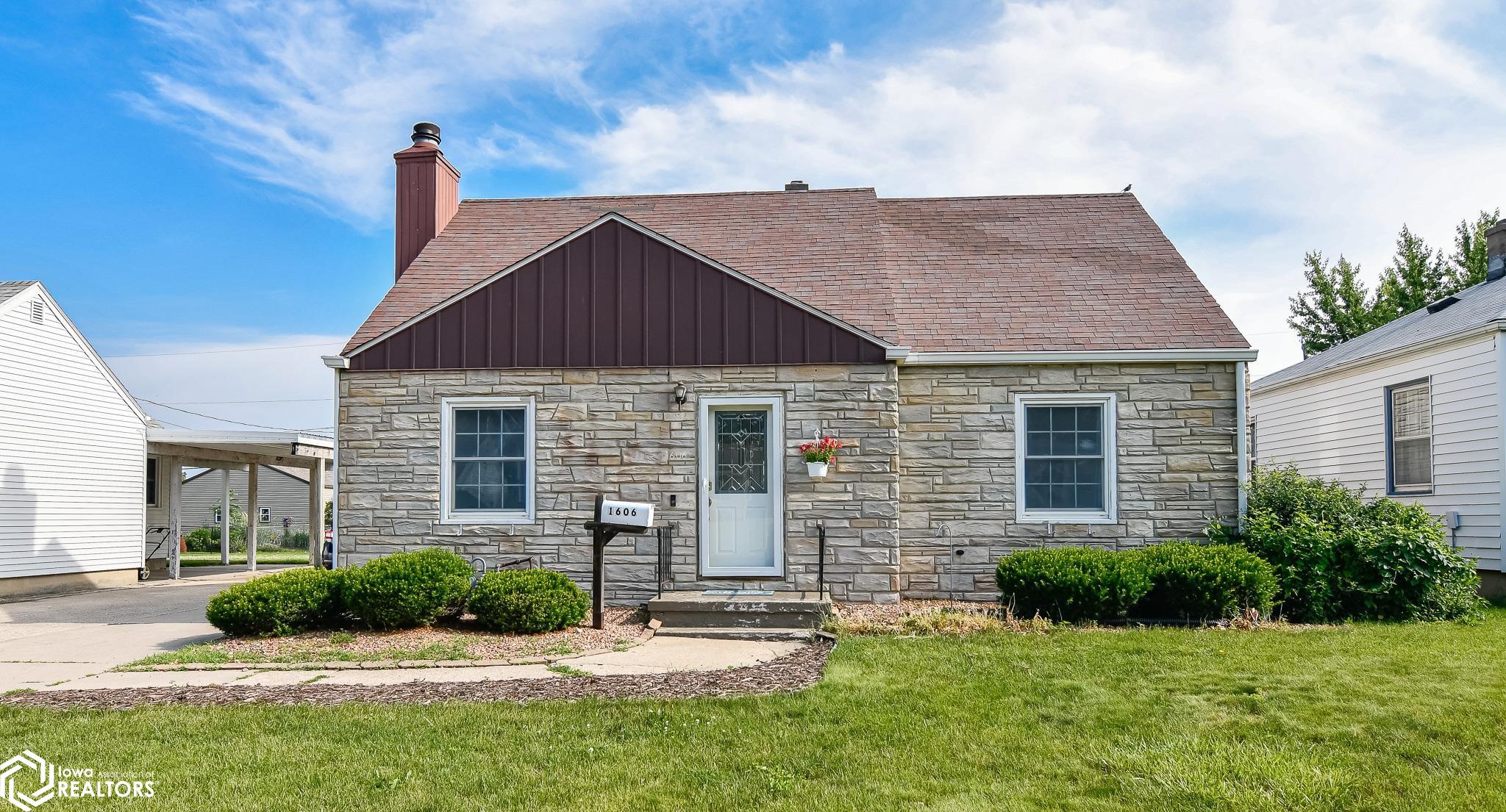 1606 E Nevada Street, Marshalltown, Iowa image 2
