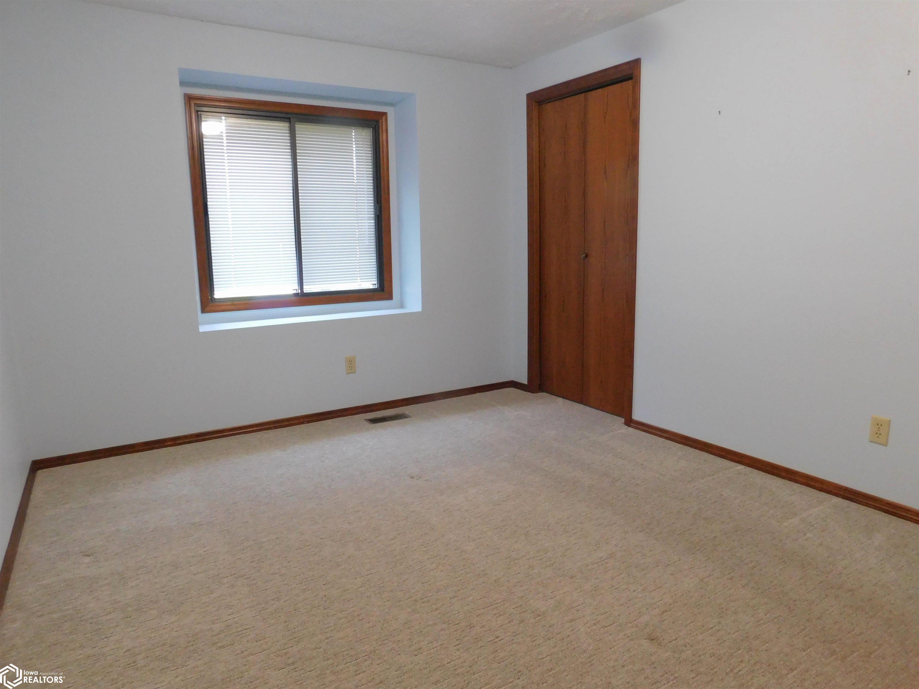 1402 Idlewood Drive, Denison, Iowa image 11