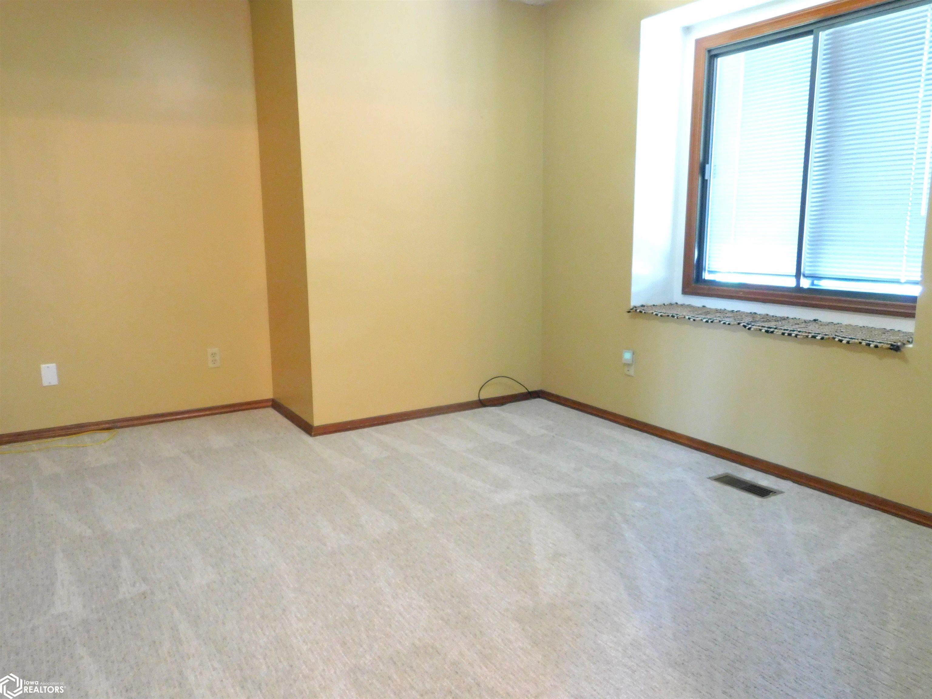 1402 Idlewood Drive, Denison, Iowa image 12