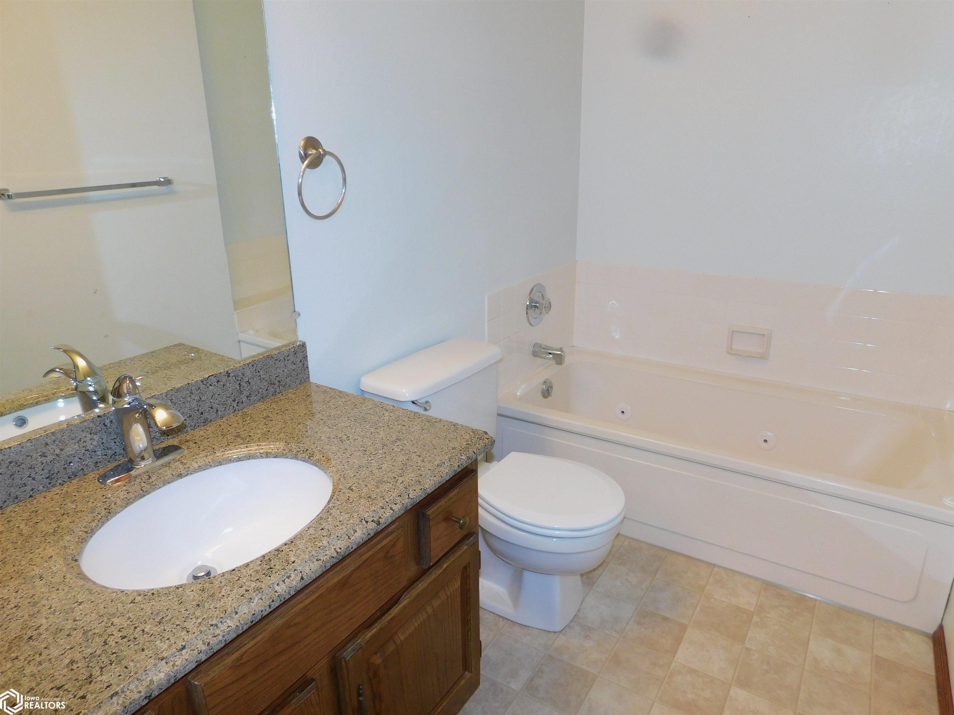 1402 Idlewood Drive, Denison, Iowa image 13