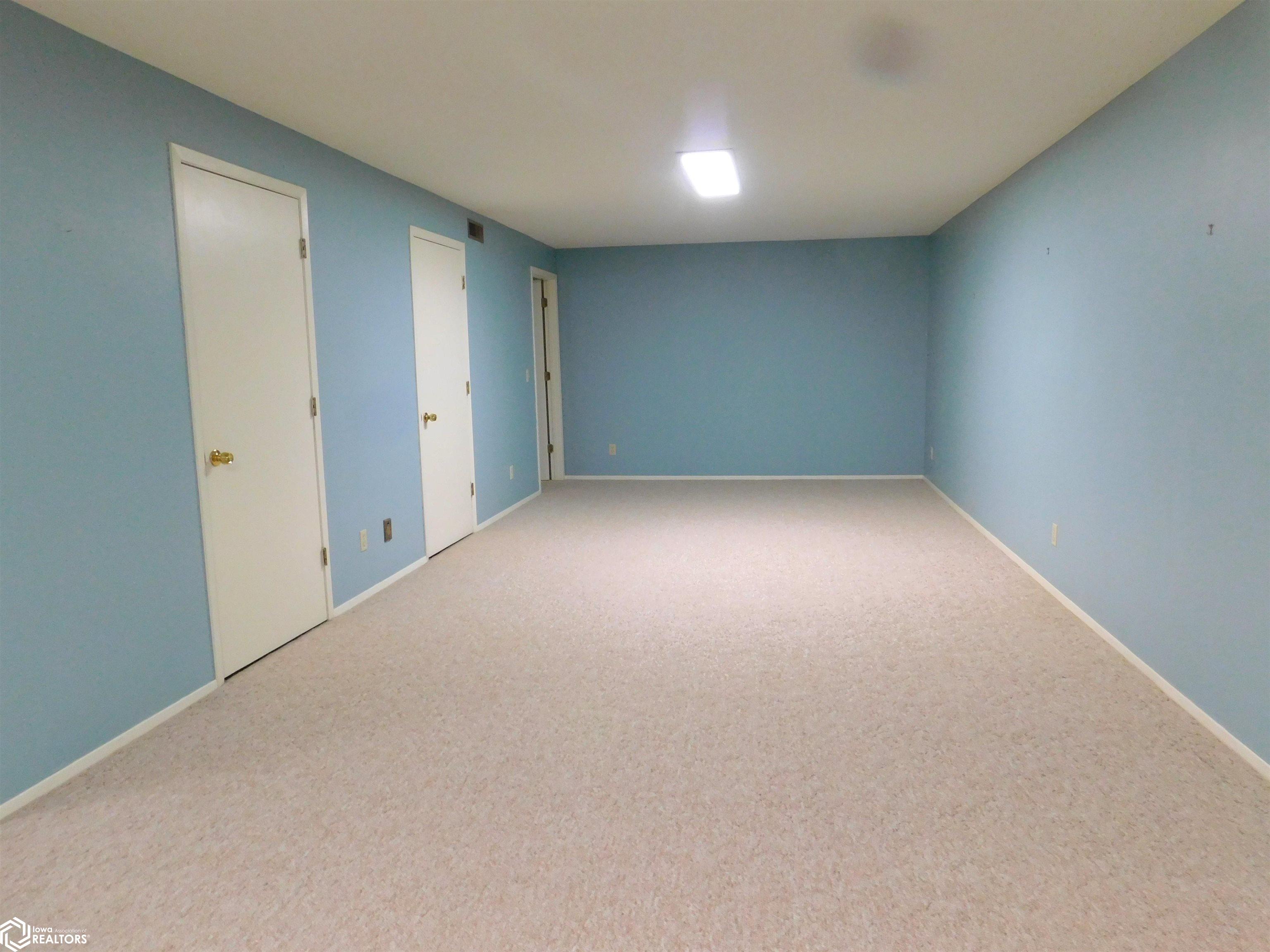 1402 Idlewood Drive, Denison, Iowa image 16