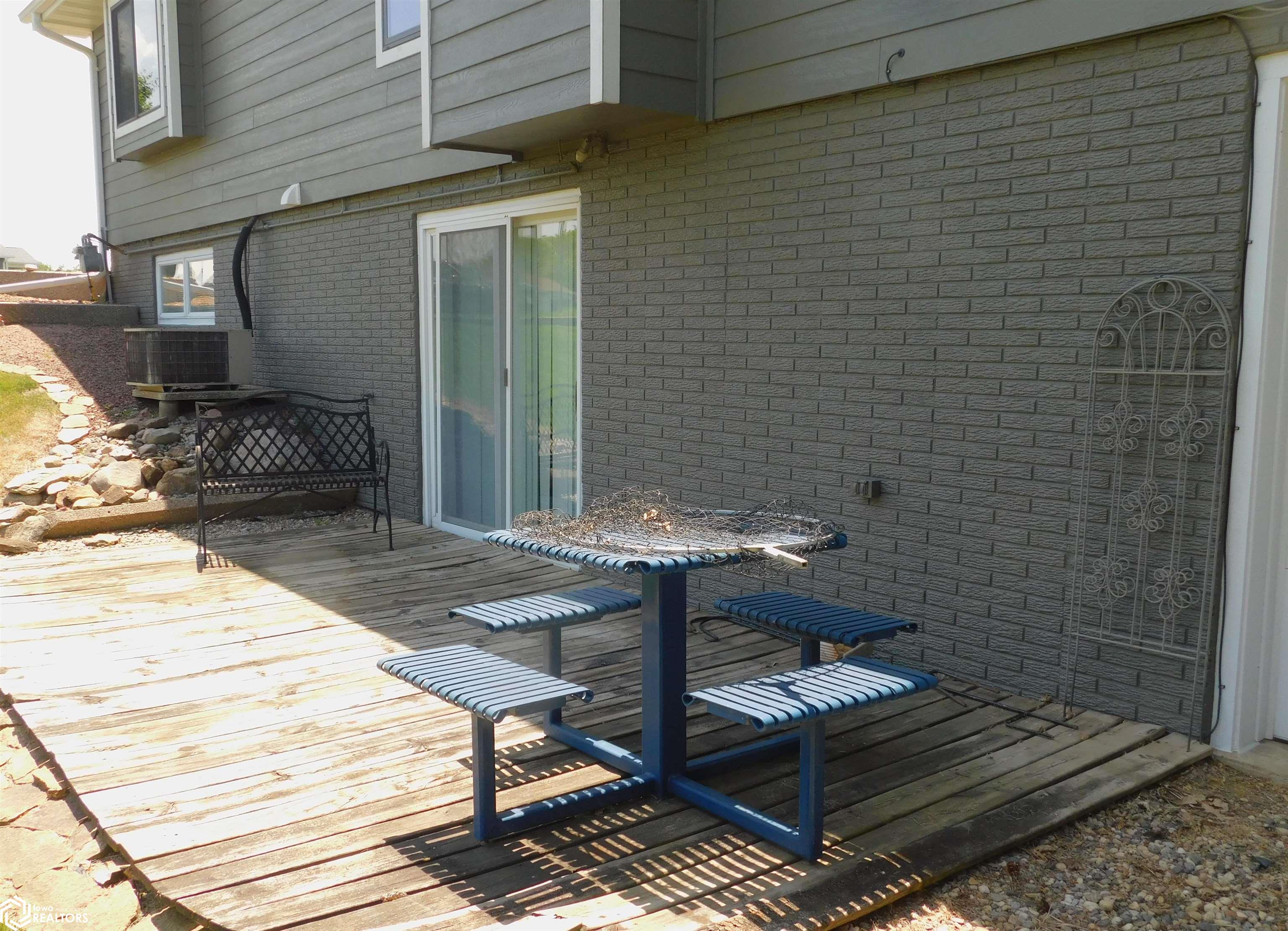 1402 Idlewood Drive, Denison, Iowa image 25
